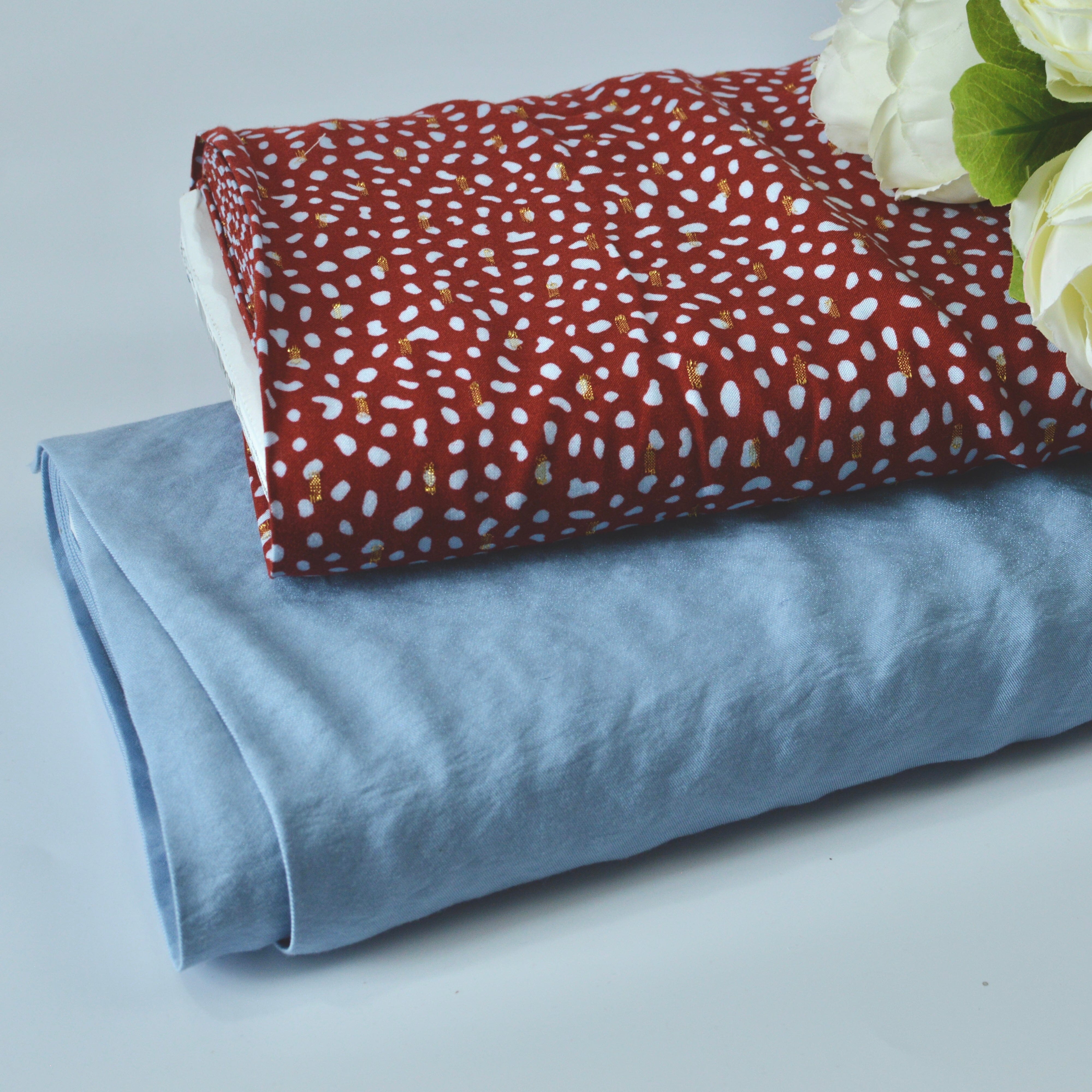 Viskose - Dots & Glitzer - bordeauxrot hellblau Fabric poshpinks