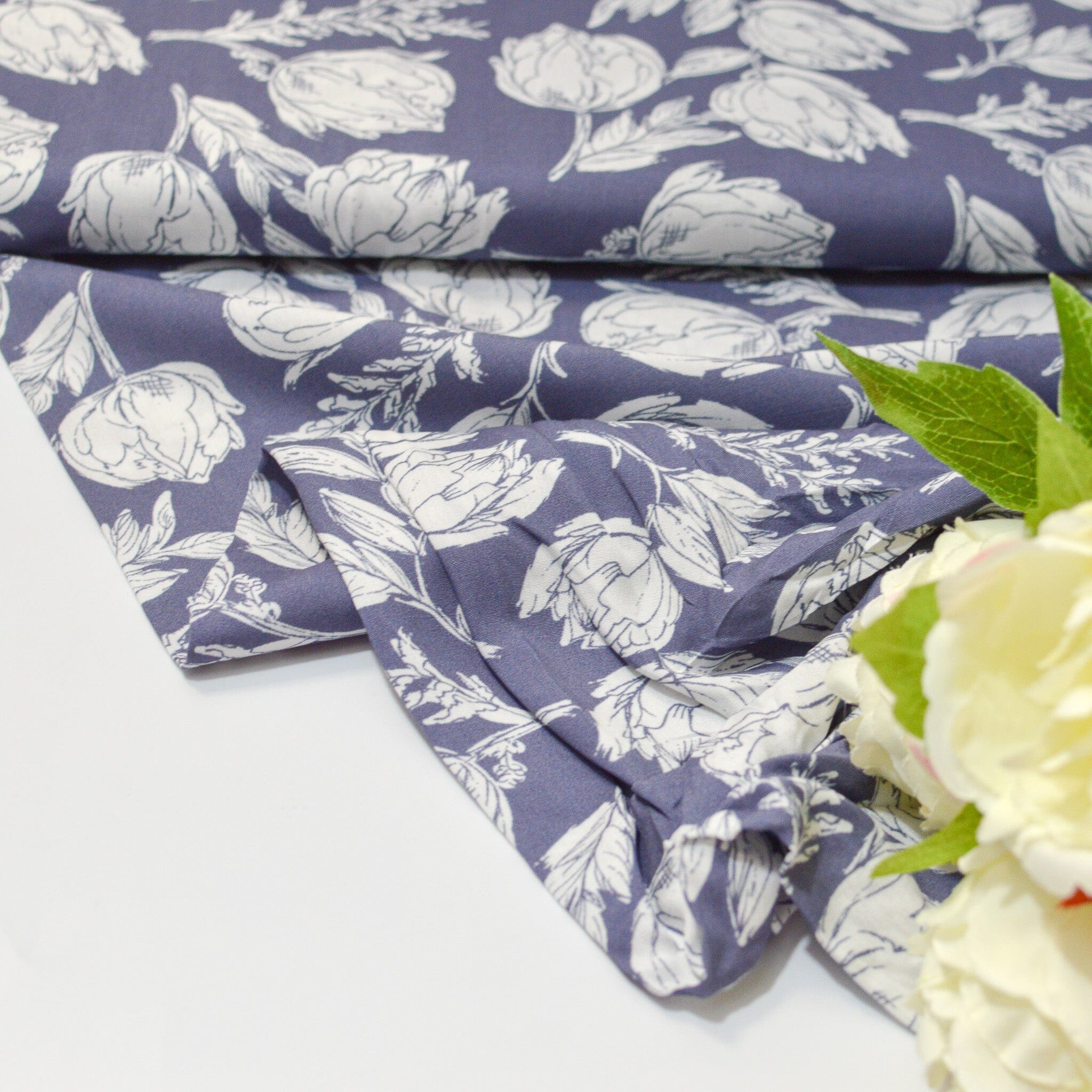 Viskose - Vintage Flowers - dusty violet Fabric poshpinks