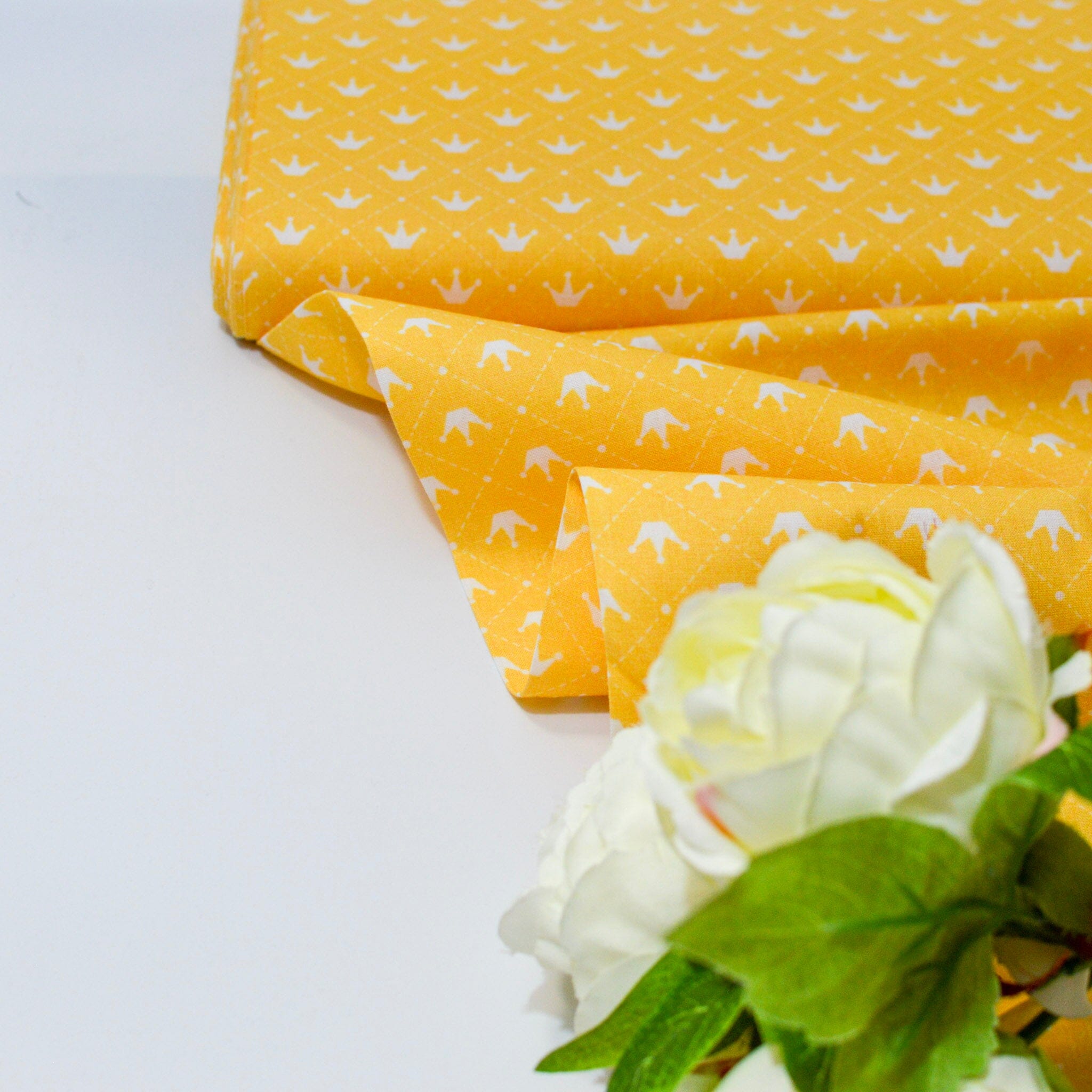 Baumwolle - Popeline - Kronen gelb Fabric poshpinks