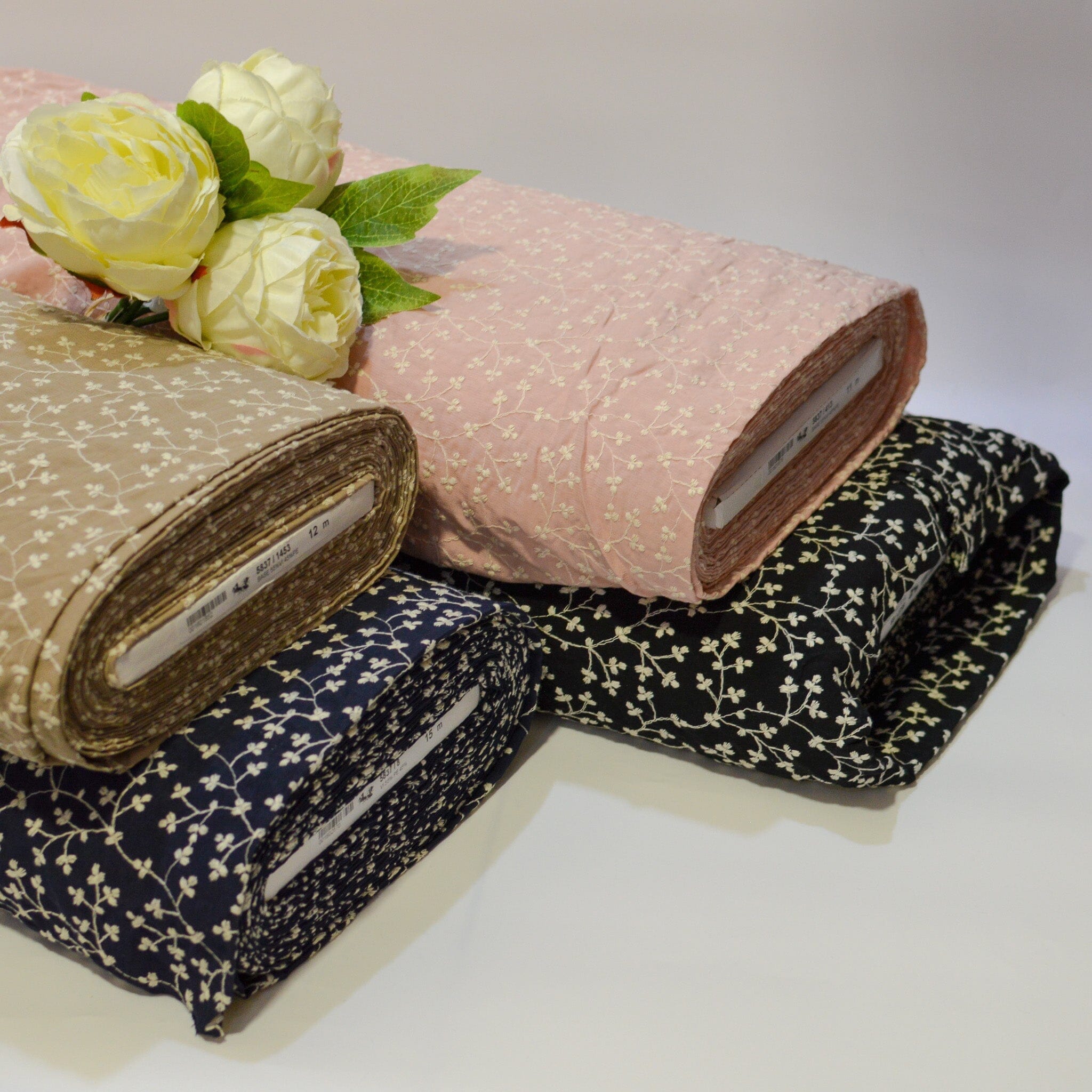 Stickereistoff - dunkelblau Fabric poshpinks