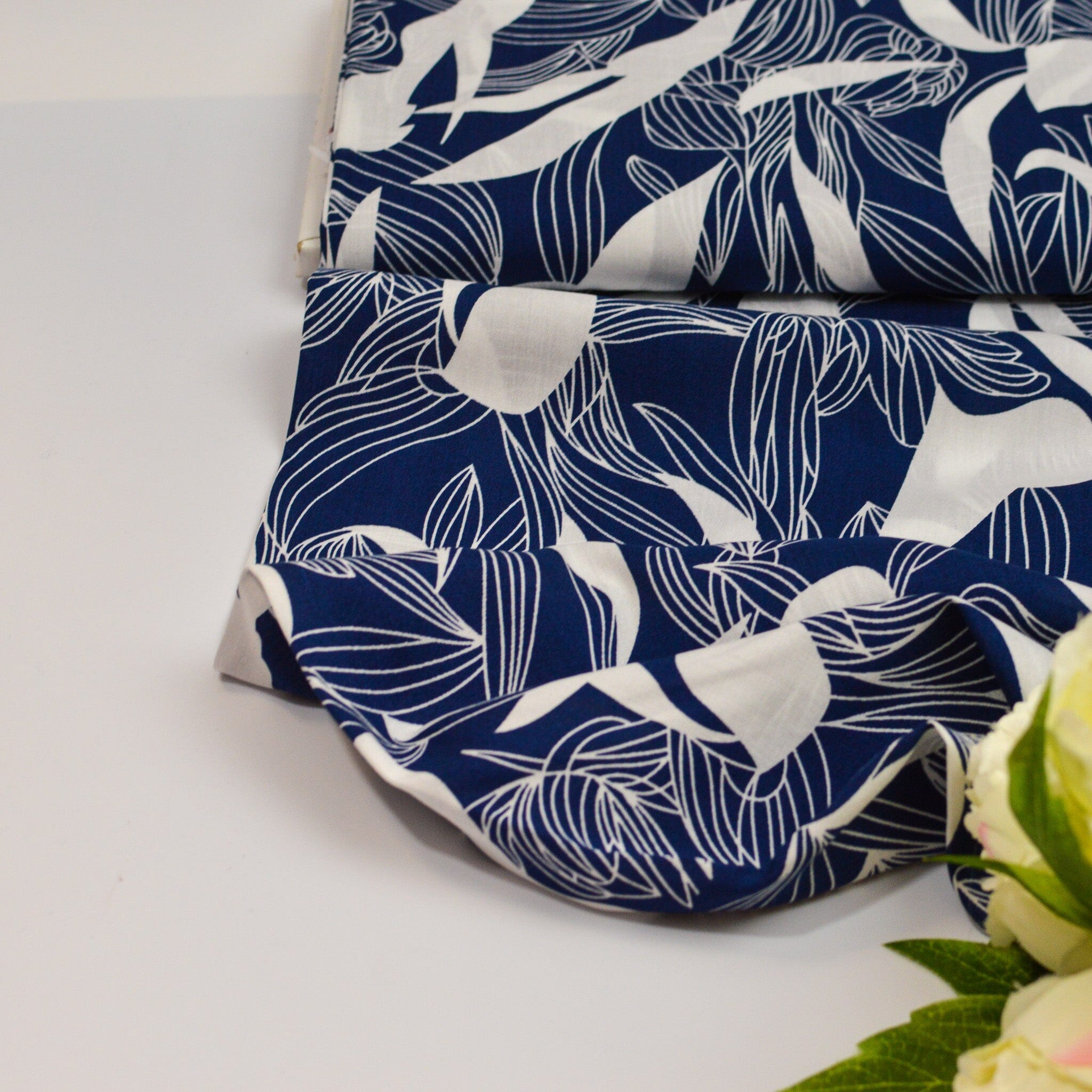 Viskose Webware- Botanical Leaves - blau Fabric poshpinks