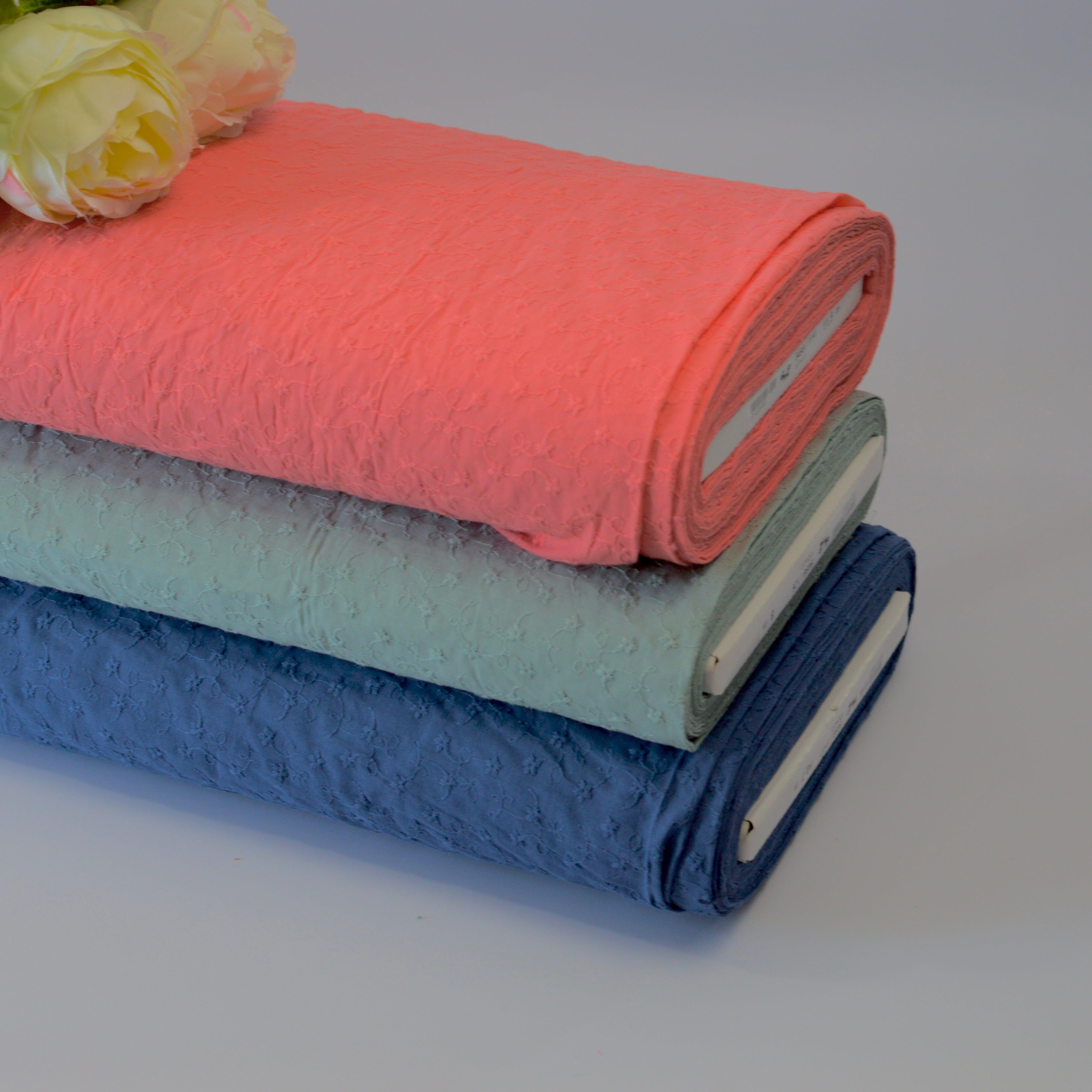 Baumwolle Stickerei kleine Blumen mit Bogenkante - Jeansblau Fabric poshpinks