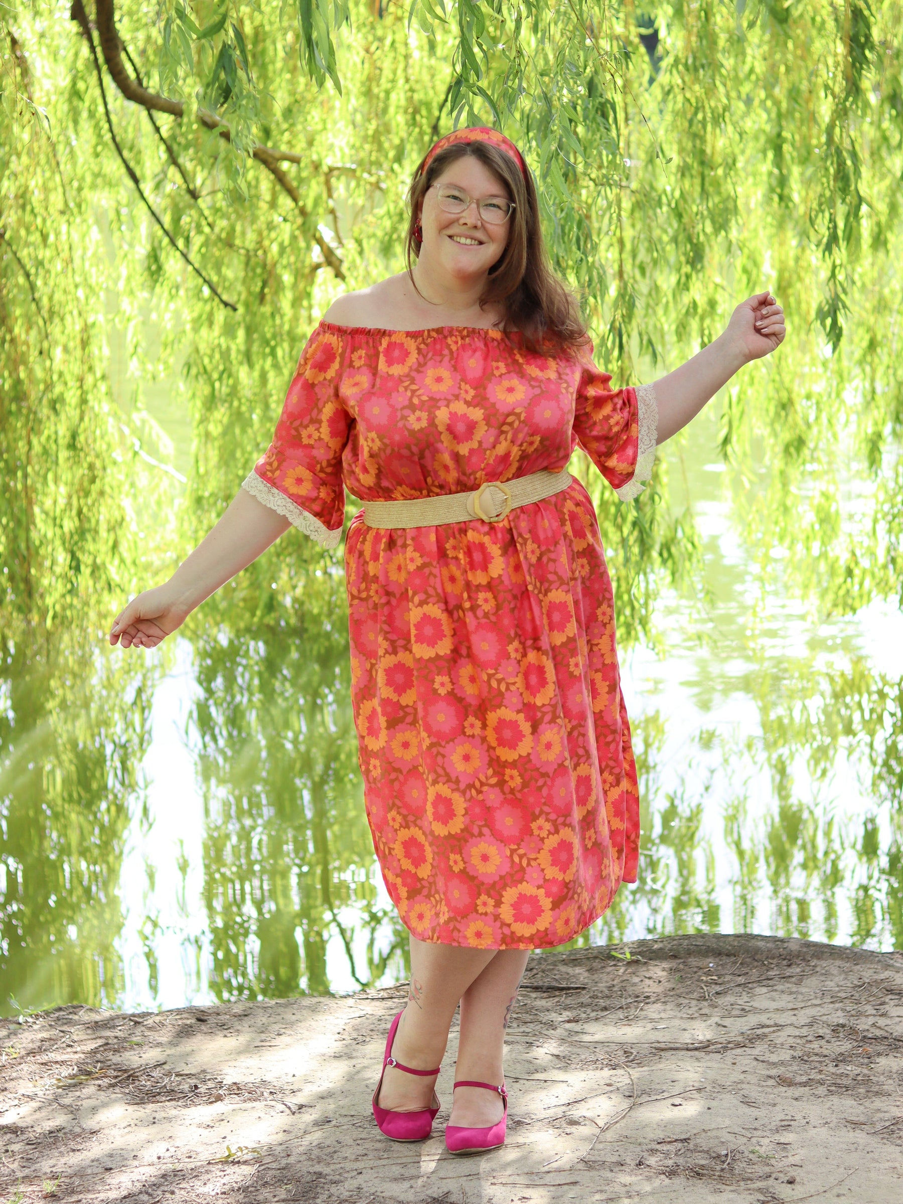 Tencelsatin - Rhonda Flowerfield Crimson Fabric poshpinks