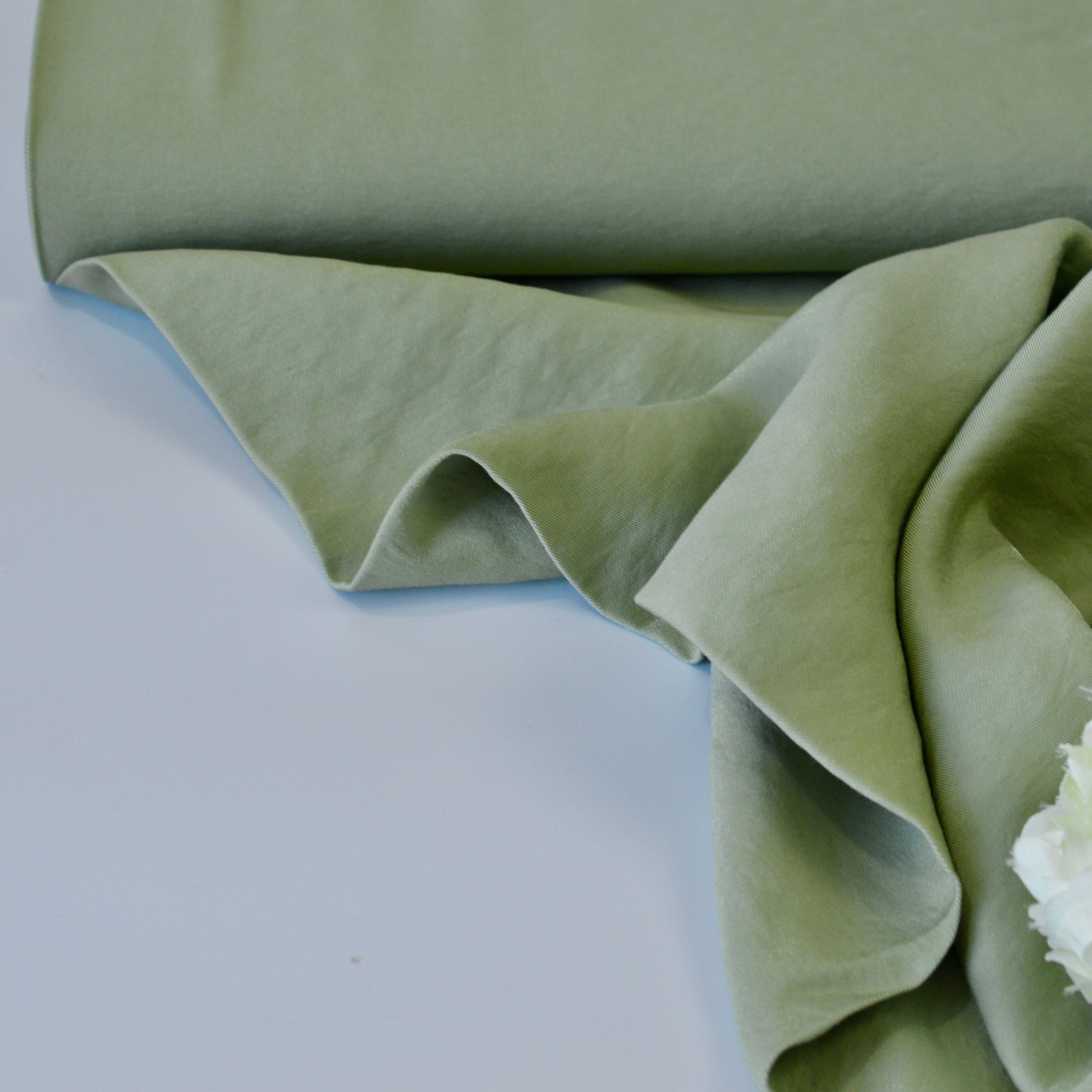 Viskose - shiny glow - salbei grün schimmernd Fabric poshpinks