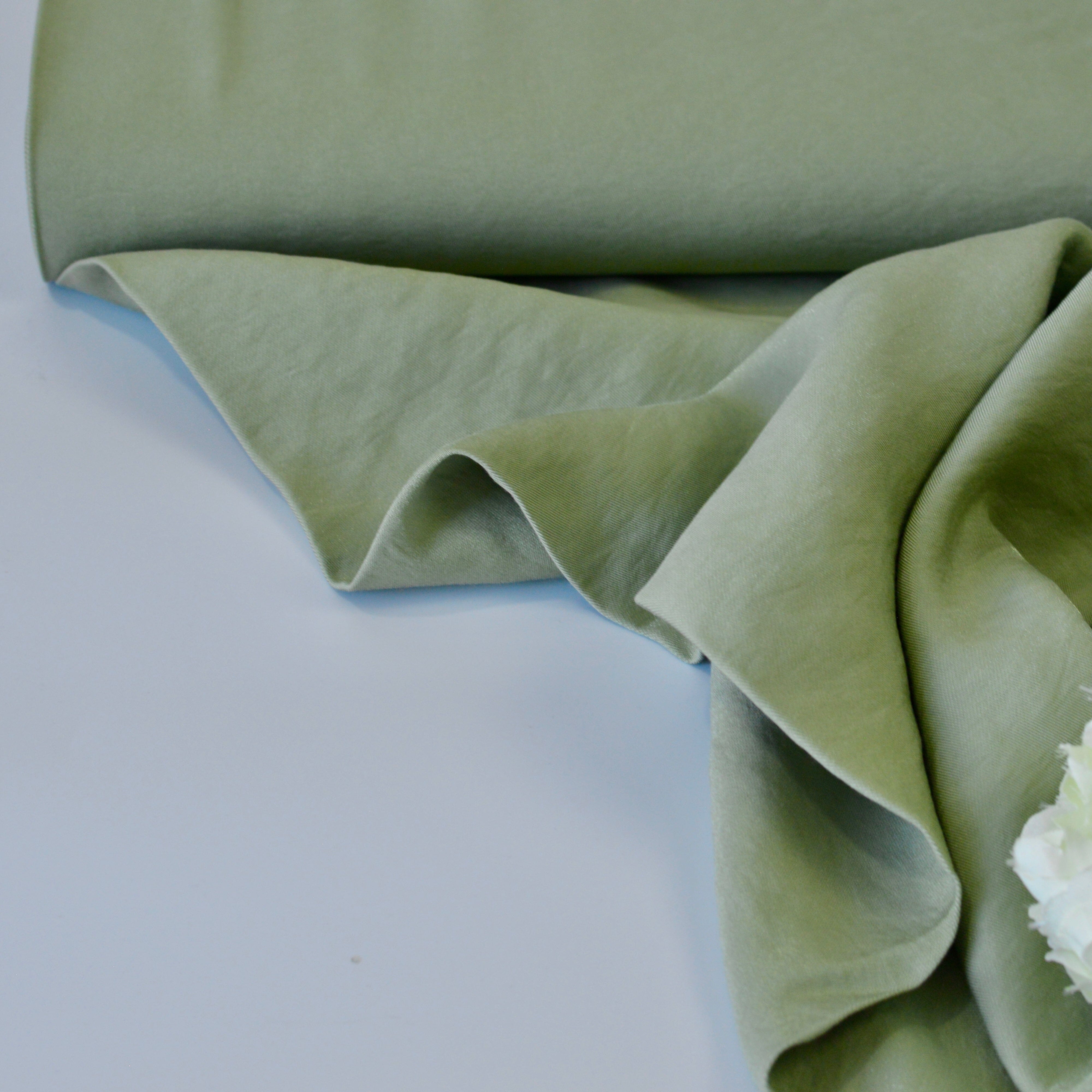 Viskose - shiny glow - salbei grün schimmernd Fabric poshpinks
