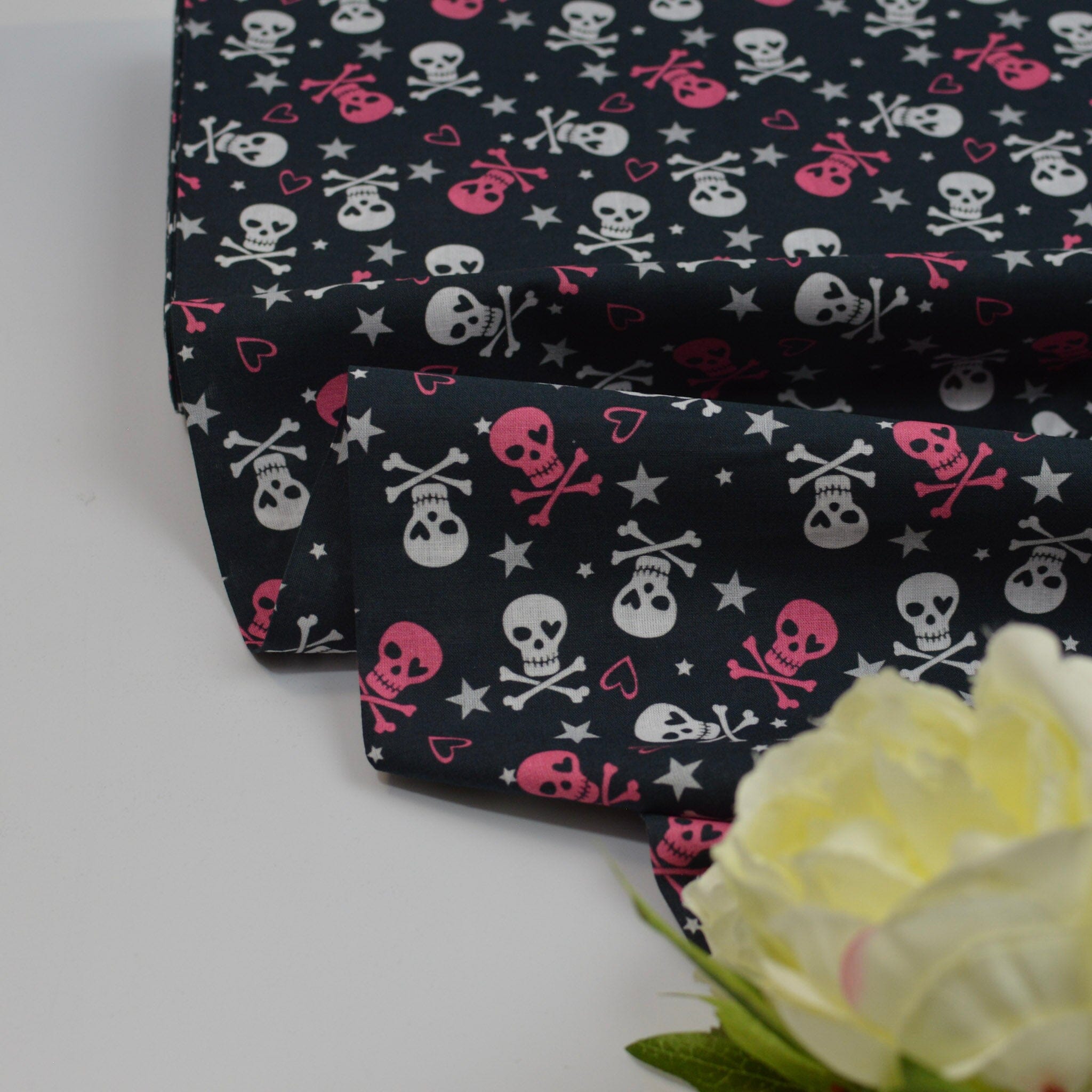 Baumwolle - Popeline - Totenköpfe bunt Fabric poshpinks