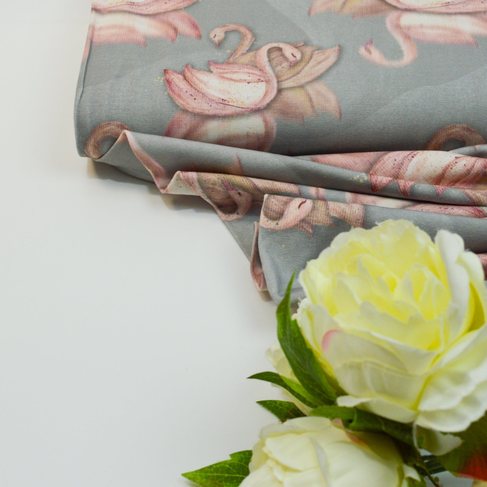 Stoffhändler mit Herz Eigenproduktion - Schwäne Fabric poshpinks