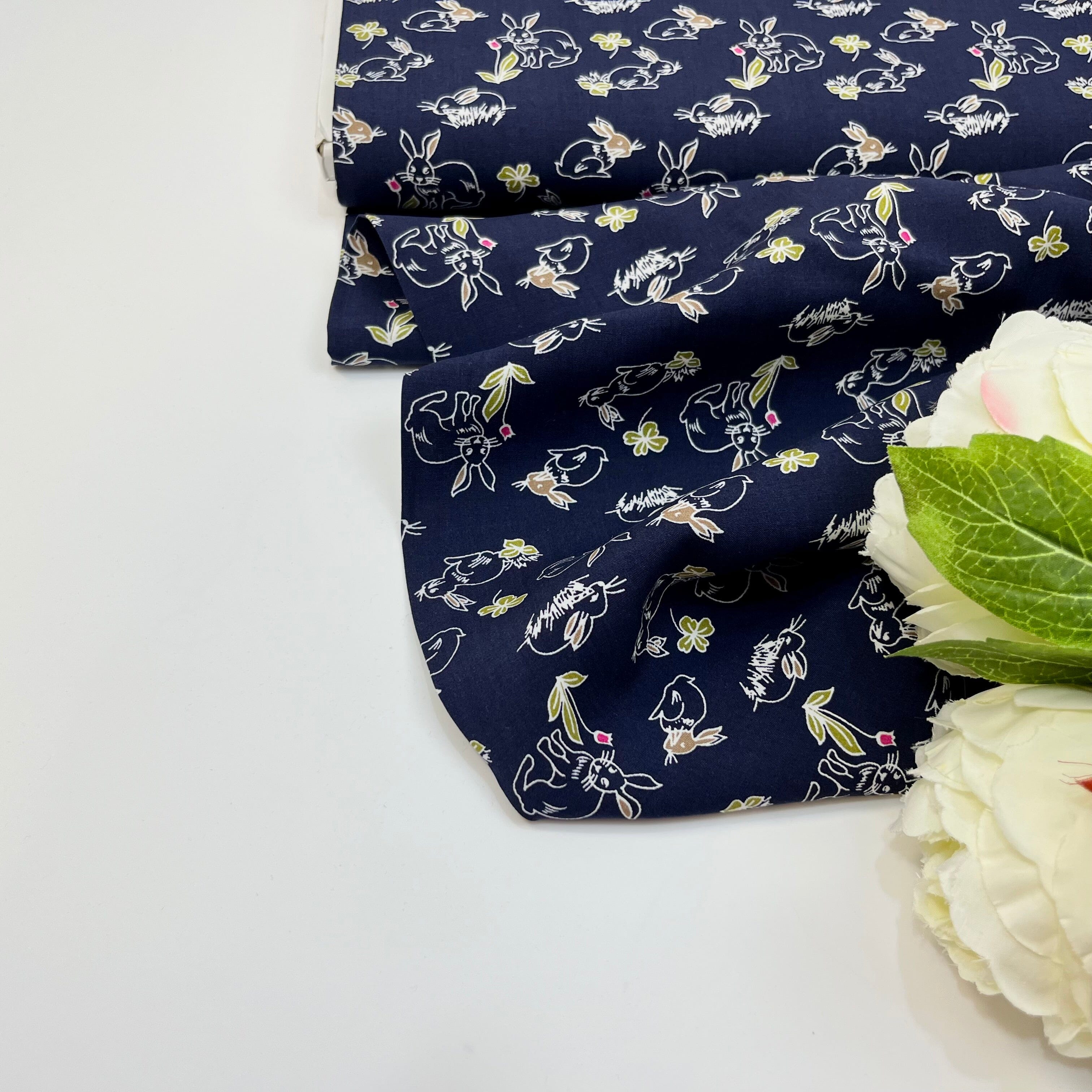Viskose - Häschen - navy Fabric poshpinks