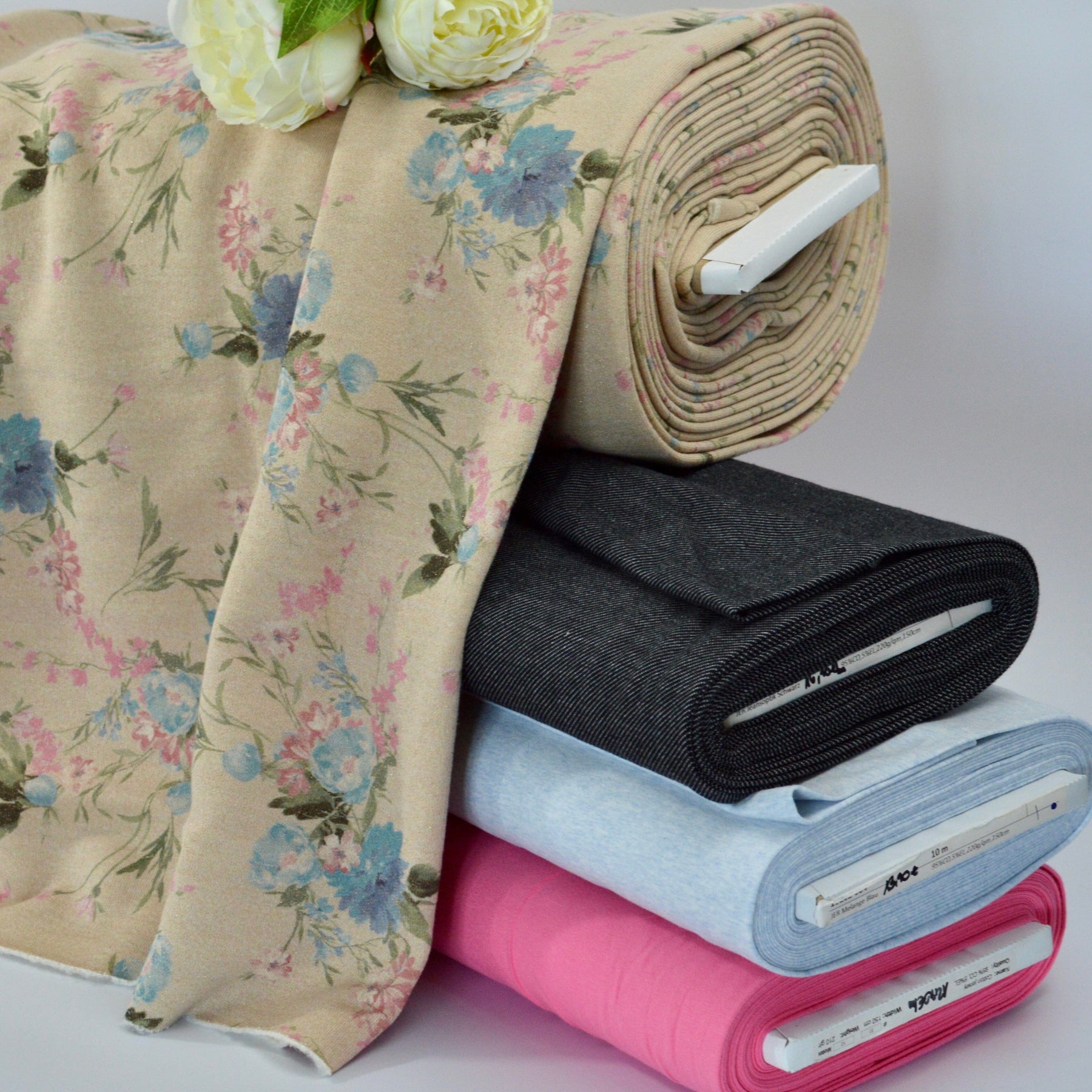 Sweat - Blumen auf beige mit Glitzer Fabric poshpinks