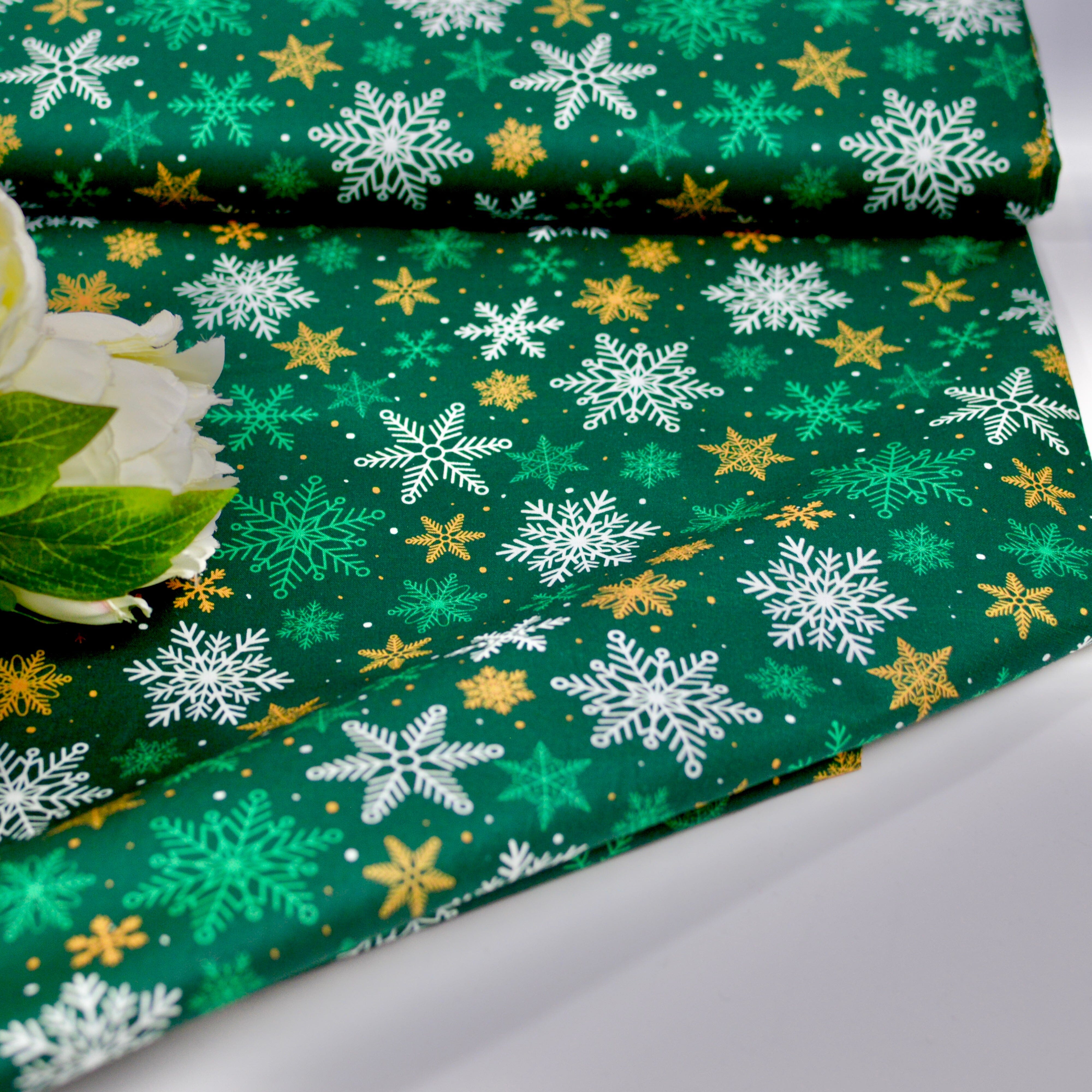 Baumwoll Popeline - Christmas - Green Golden Stars - Weihnachtliche Sterne grün goldgelb (Kopie) Fabric poshpinks