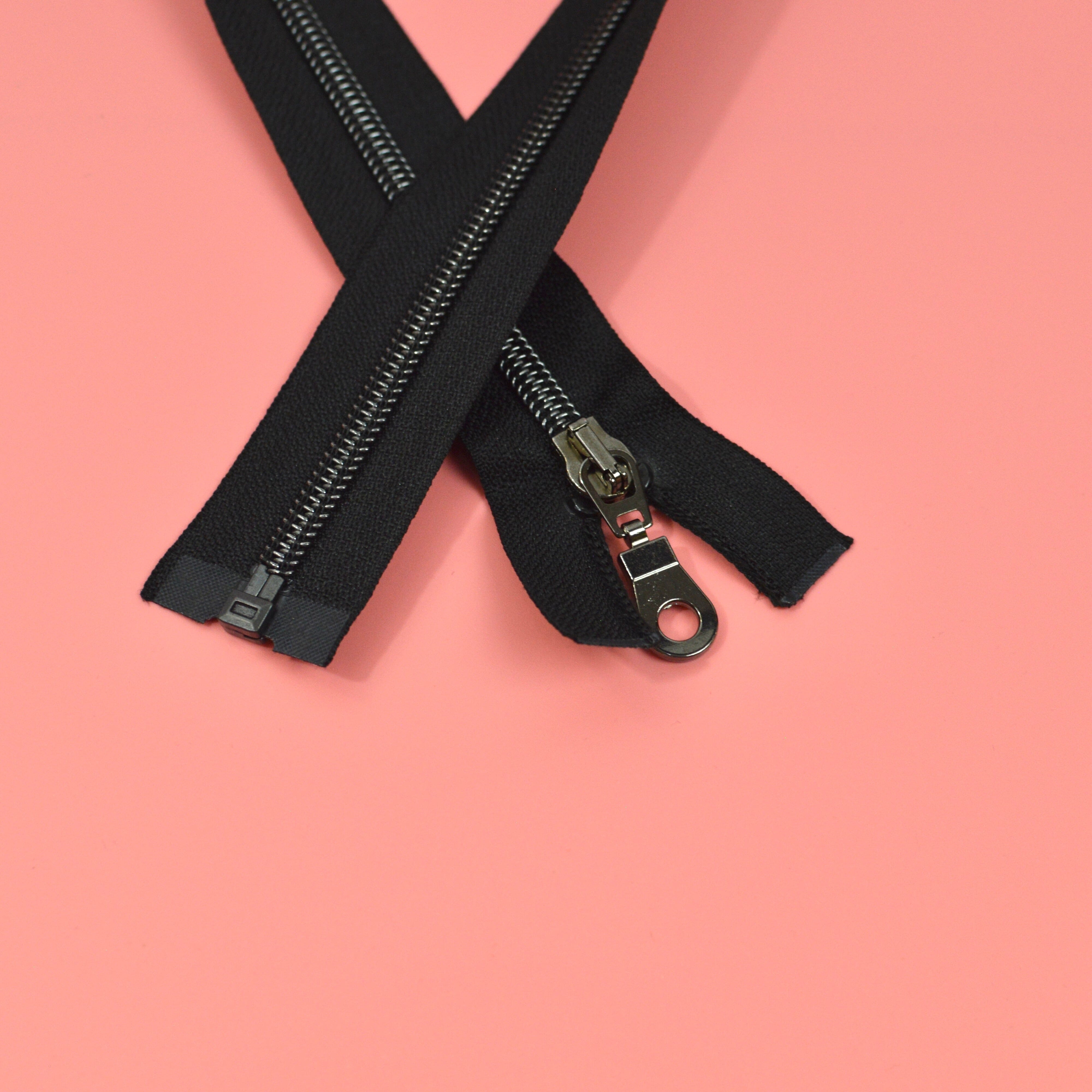 Jackenreißverschluss Kim 60 cm schwarz titan Kunststoff metalloptik Paket poshpinks