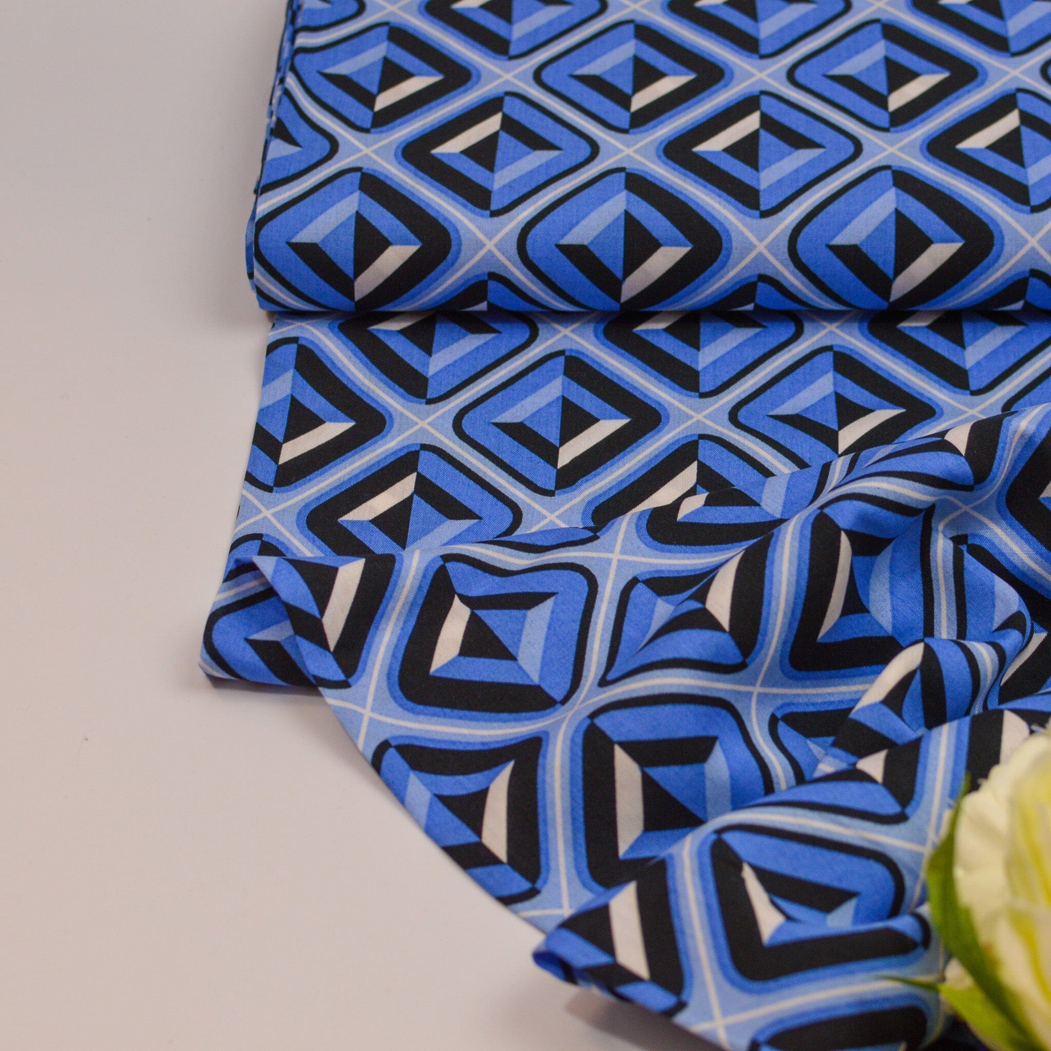 Viskose Webware- Graphic Cubes - blau Fabric poshpinks