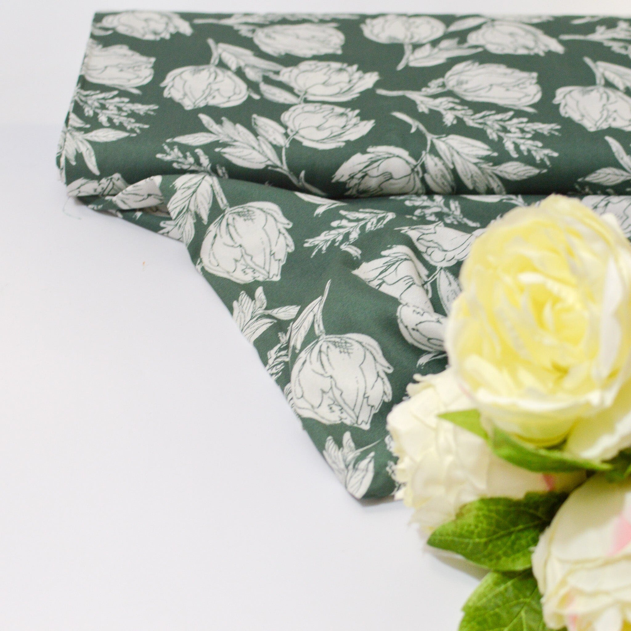 Viskose - Vintage Flowers - dusty green Fabric poshpinks