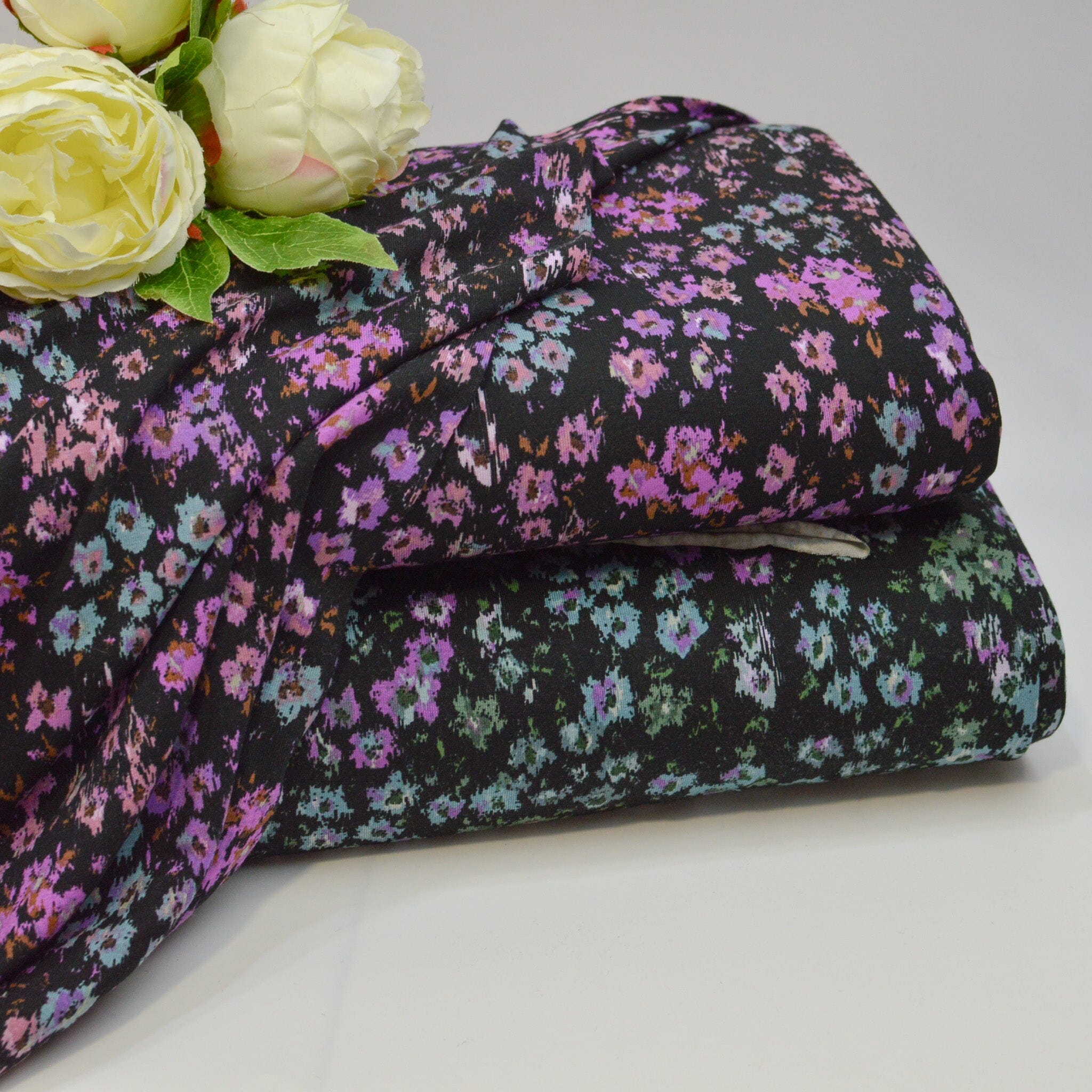 Viskose Jersey - Blümchen grün blau lila Fabric poshpinks