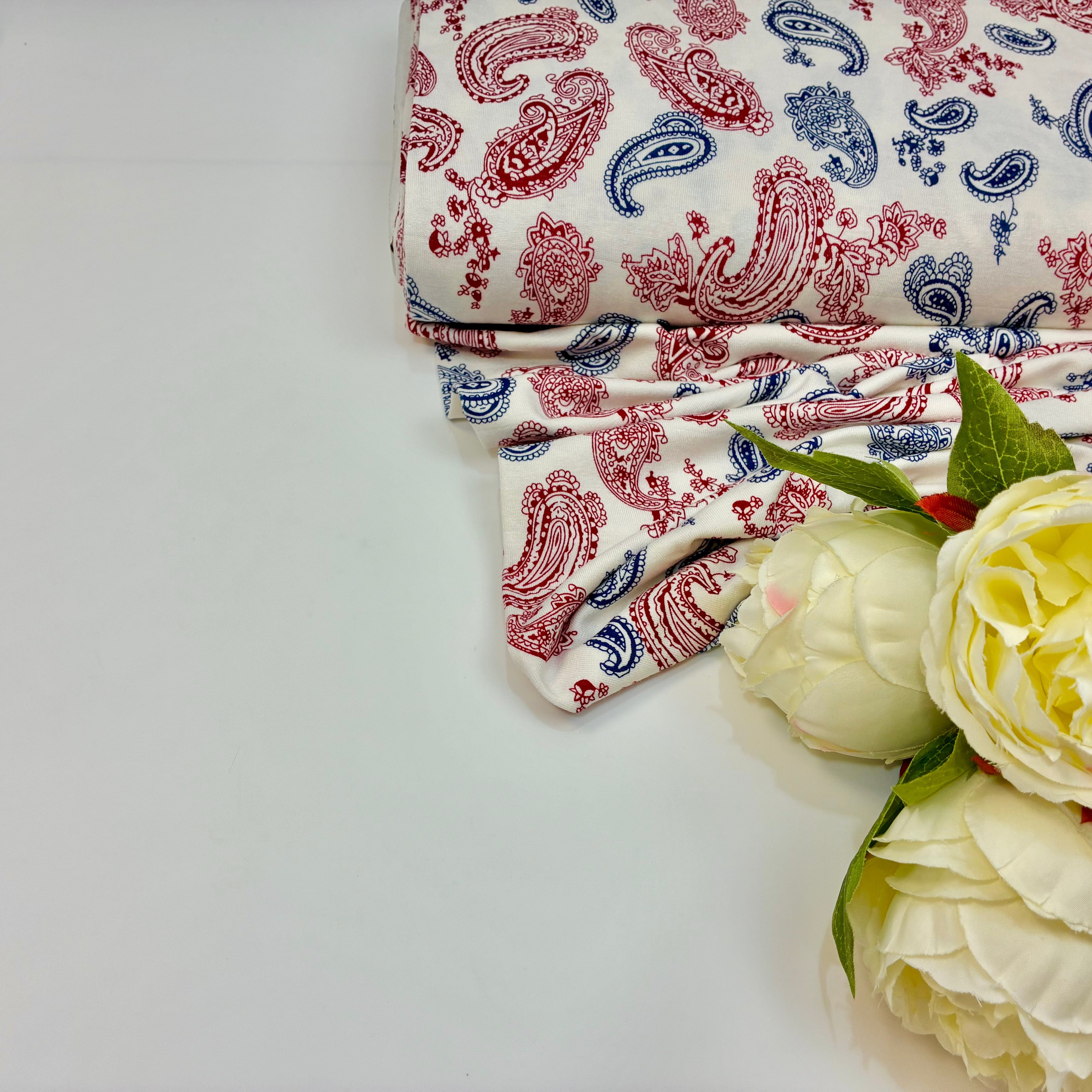 Viskose Jersey - Paisley Off white Fabric poshpinks