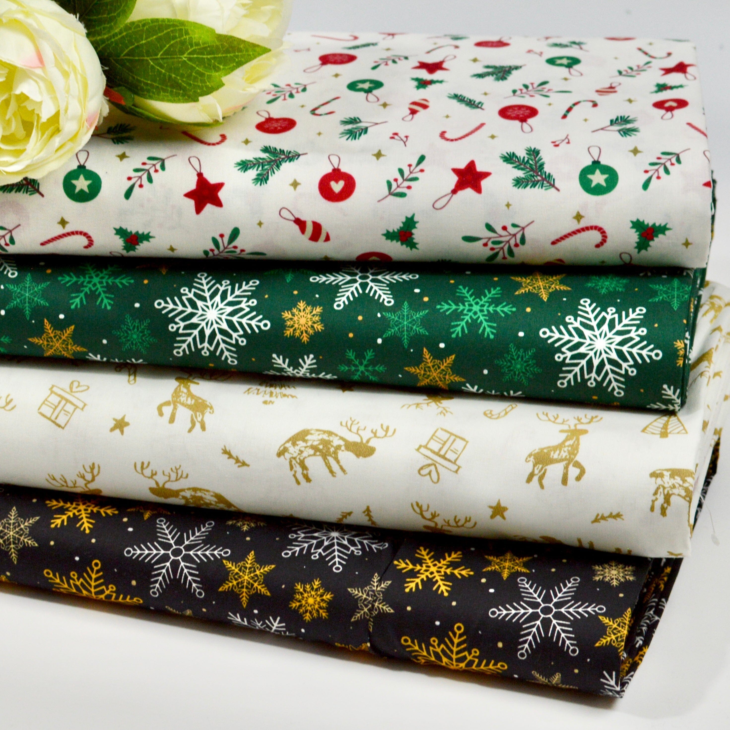 Baumwoll Popeline - Christmas - Black Golden Stars - Weihnachtliche Sterne schwarz goldgelb Fabric poshpinks