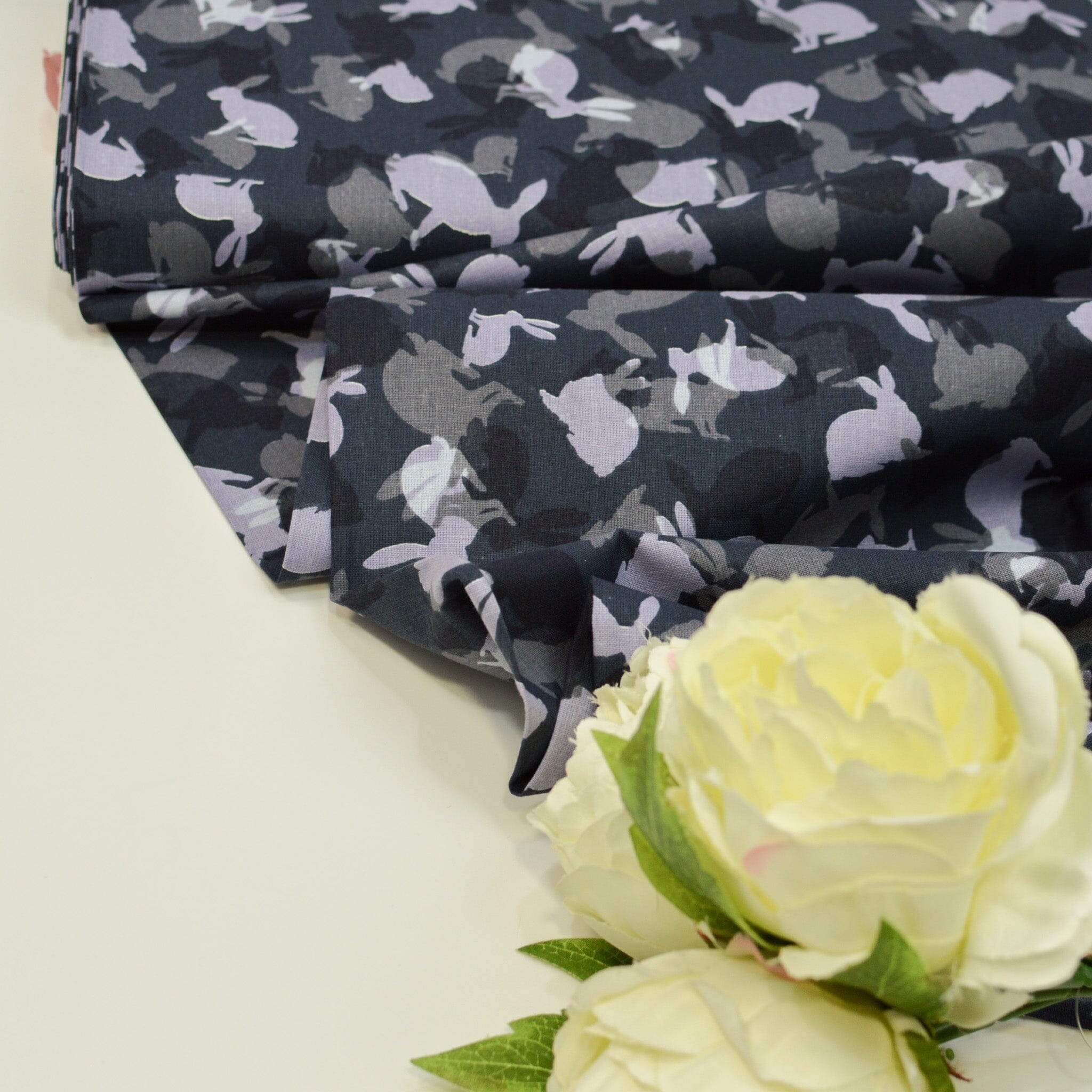 Baumwoll Cretonne - Webware mit Häschen - schwarz Fabric poshpinks