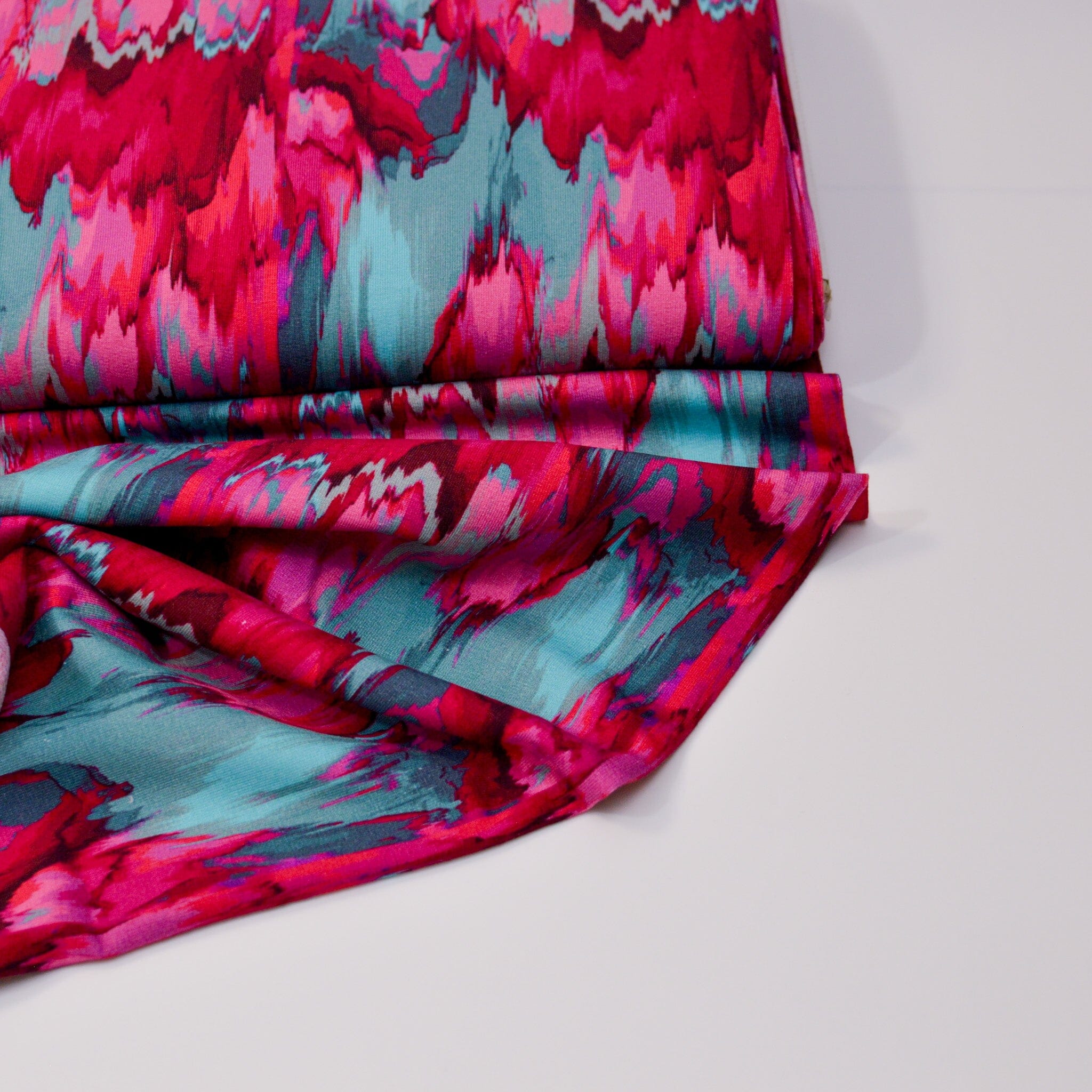 French Terry - Zick Zack Fantasy Berry Fabric poshpinks