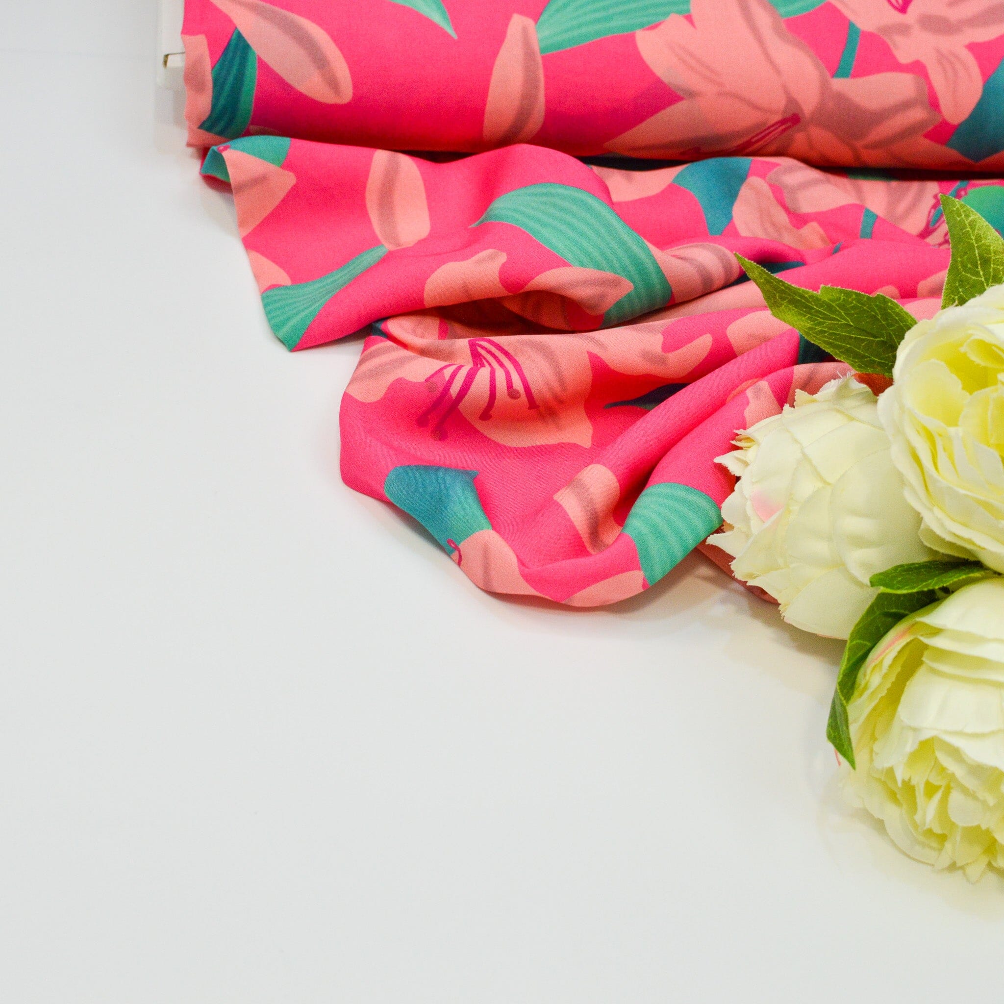 Ecovero™ Viskose - Velithe Grand Rosé Vif - by Theresartventure Fabric poshpinks