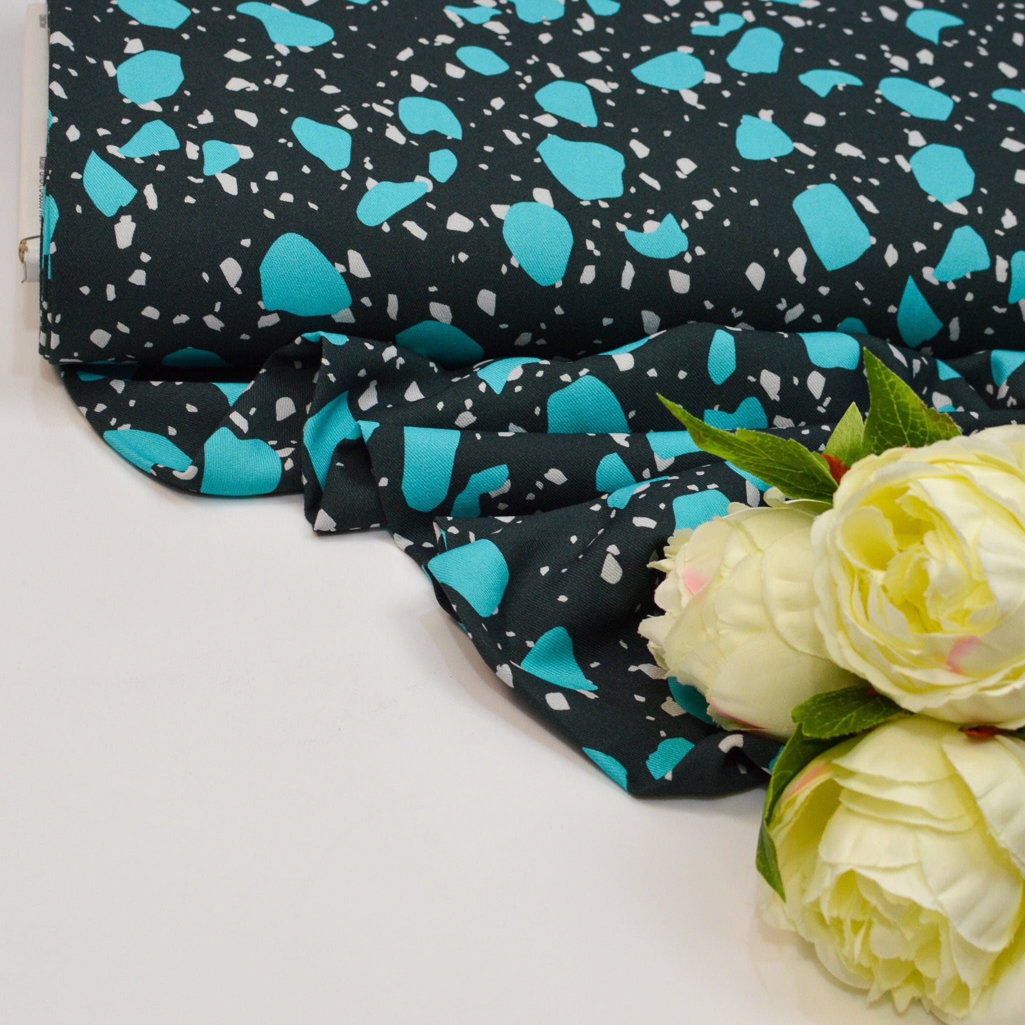 Viskosetwill - Ragazzi - Amaro di Azurro Fabric poshpinks