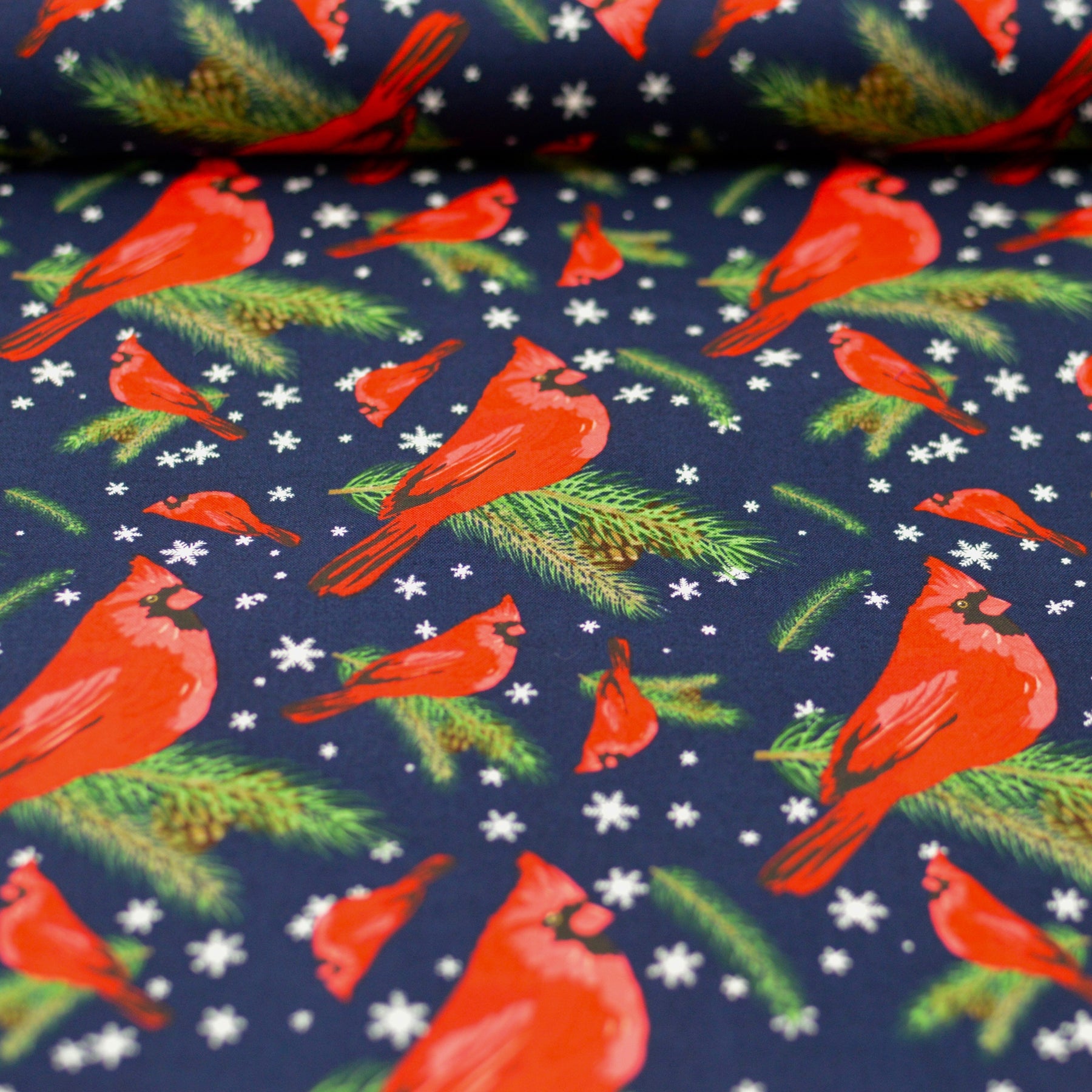 Baumwoll - Webware mit Weihnachstmuster - rote Vögel auf dunkelblau Fabric poshpinks