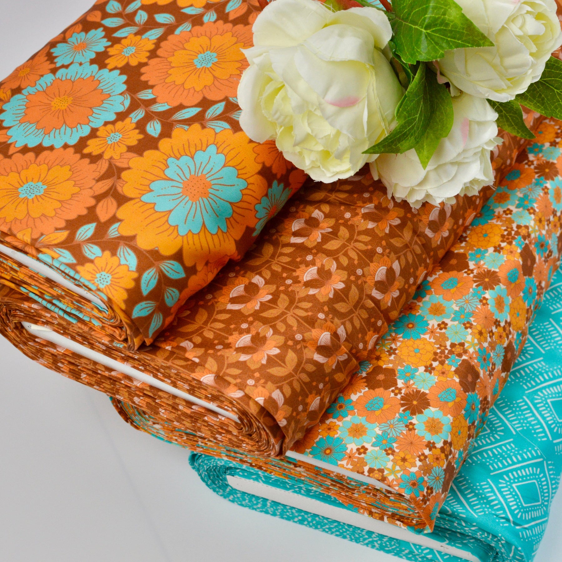 Tencelsatin - Rhonda Ikat Ocean Fabric poshpinks