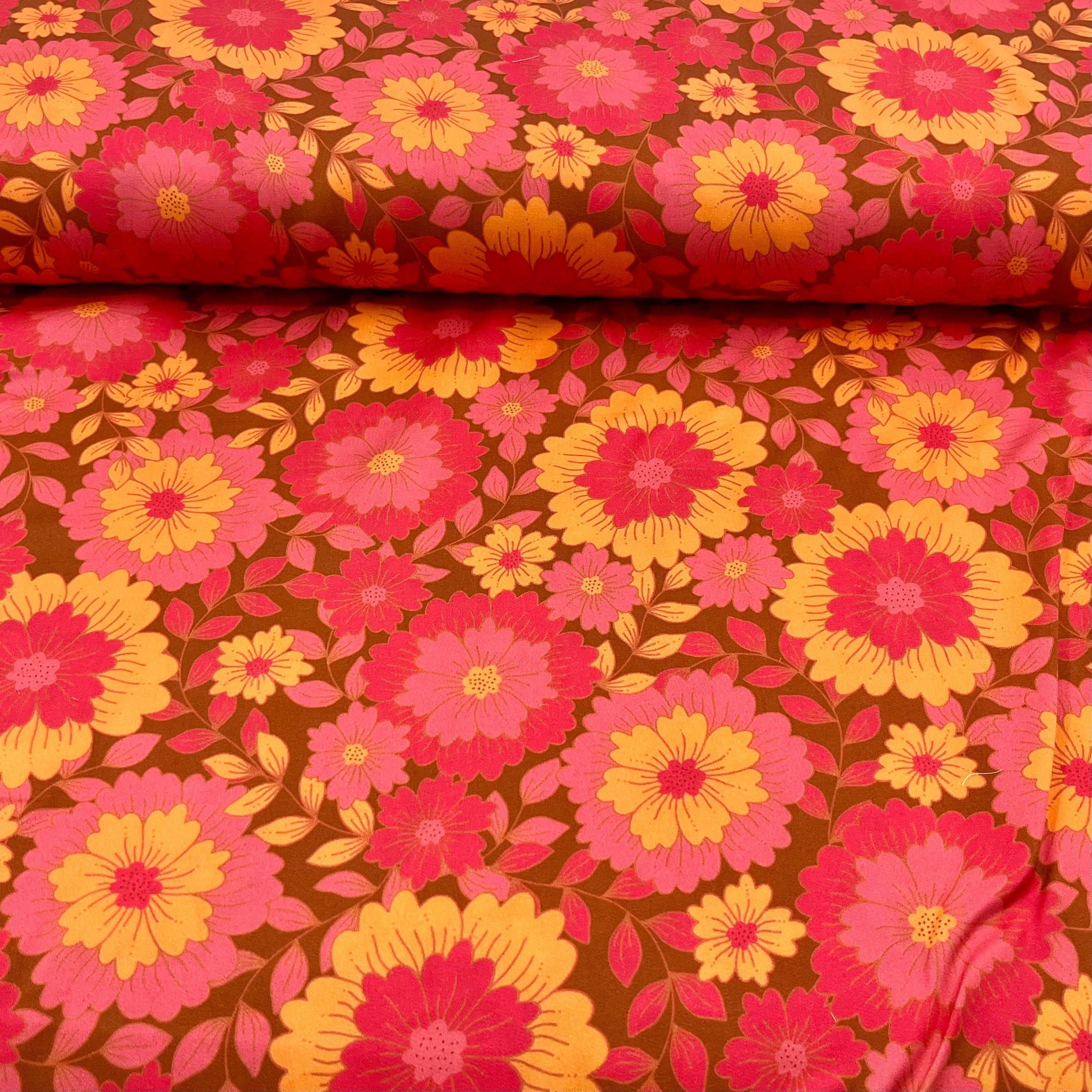 Tencelsatin - Rhonda Flowerfield Crimson Fabric poshpinks