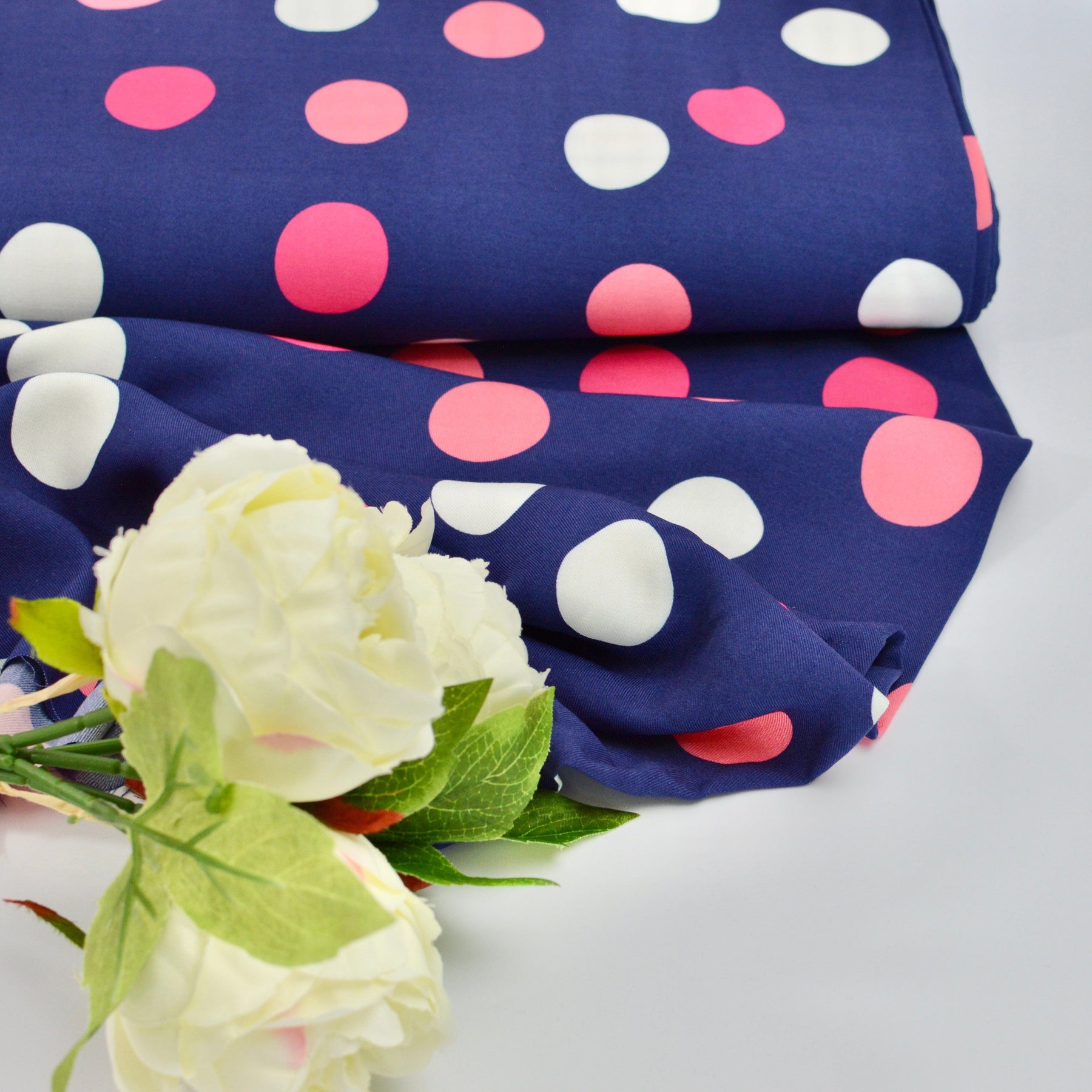 Viskosetwill - Retro Candys - Dots Navy Triffle Fabric poshpinks