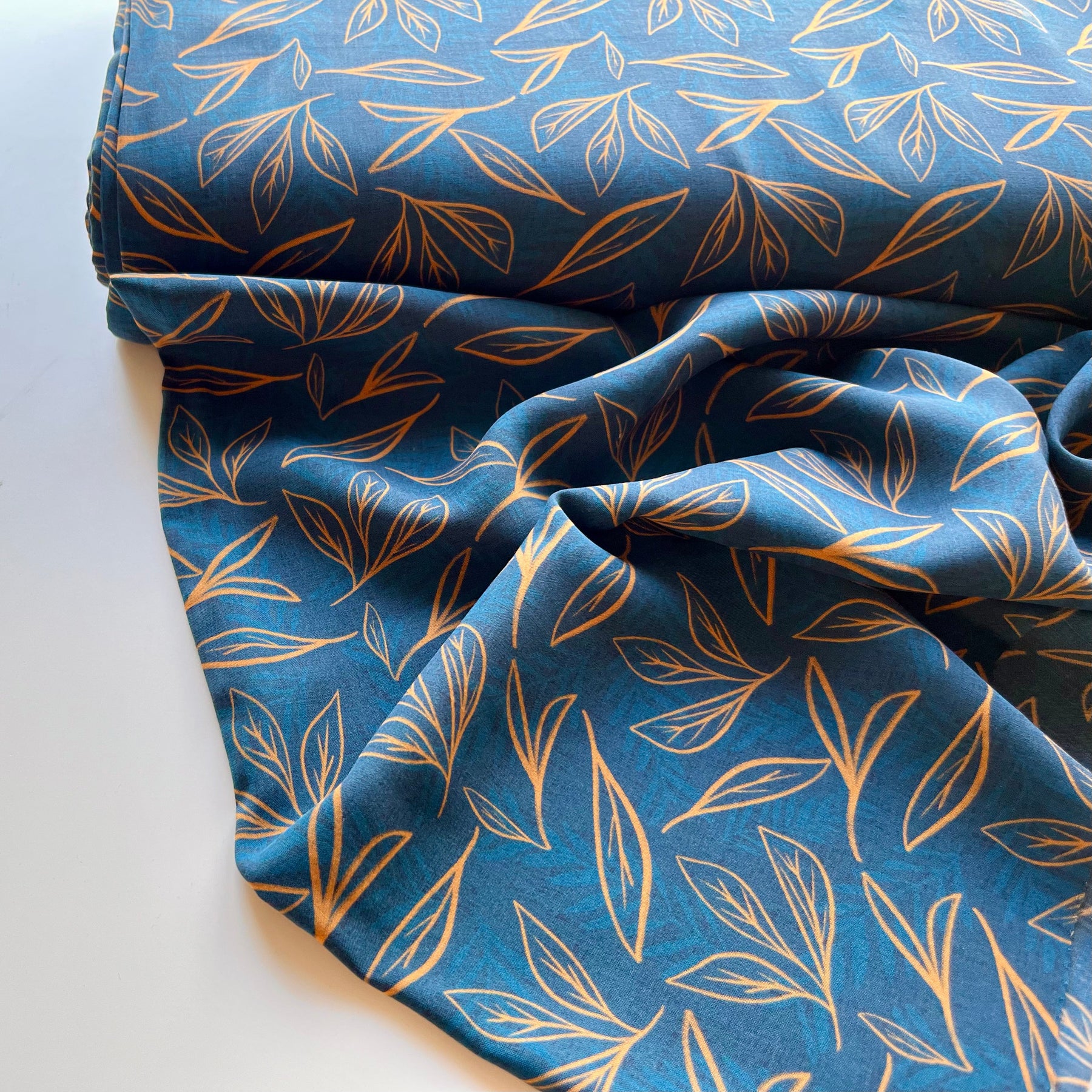 Ecovero™ Viskose - Azul - Blätter dunkelblau Fabric poshpinks