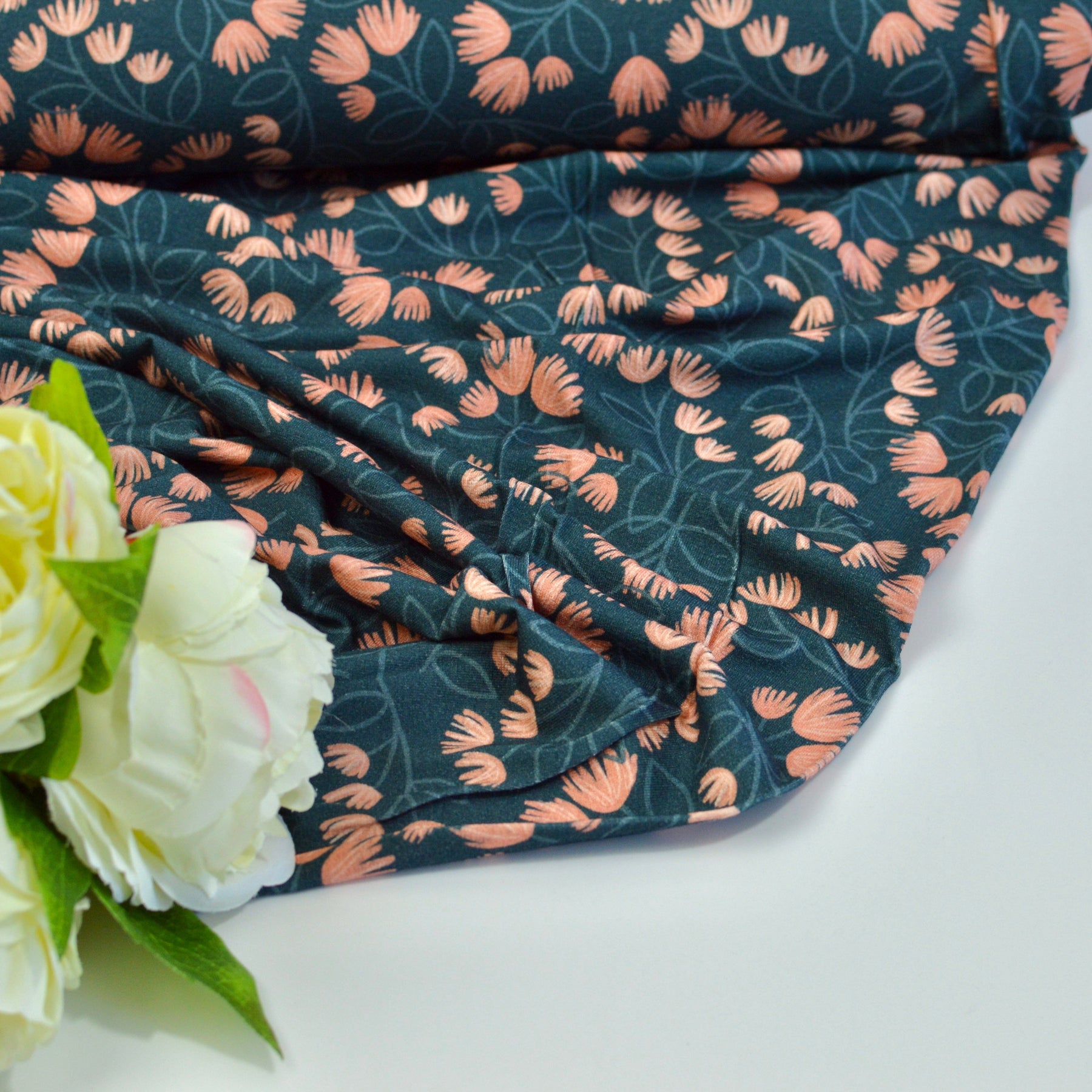 Reststück 0,5m! Viskose Jersey - Aubrac Blütenkelche Fabric poshpinks