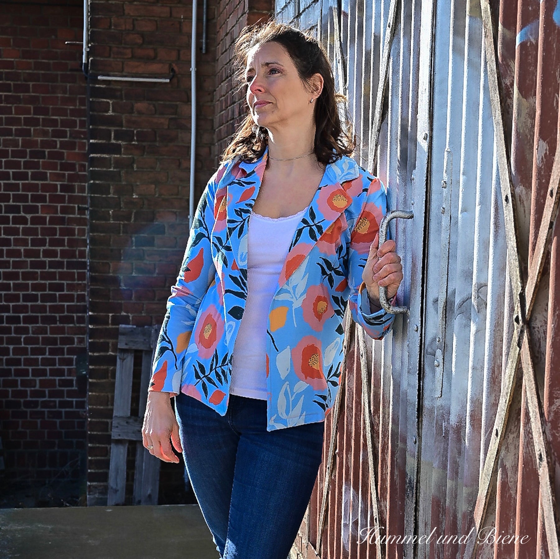 Baumwolljersey - Nora - Blumentraum auf Hellblau Fabric poshpinks