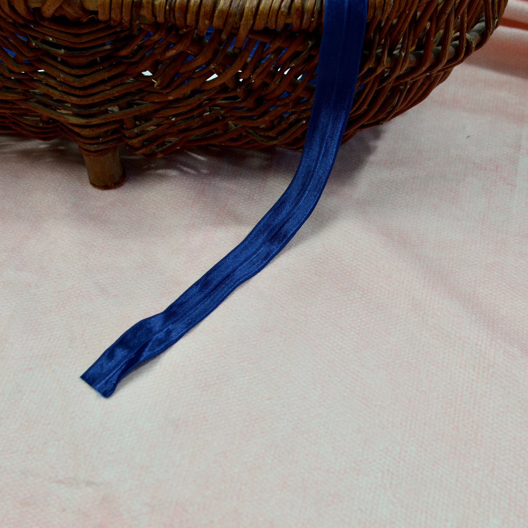 Faltgummi / Falzgummi / elastisches Einfassband 20m dunkelblau Fabric poshpinks