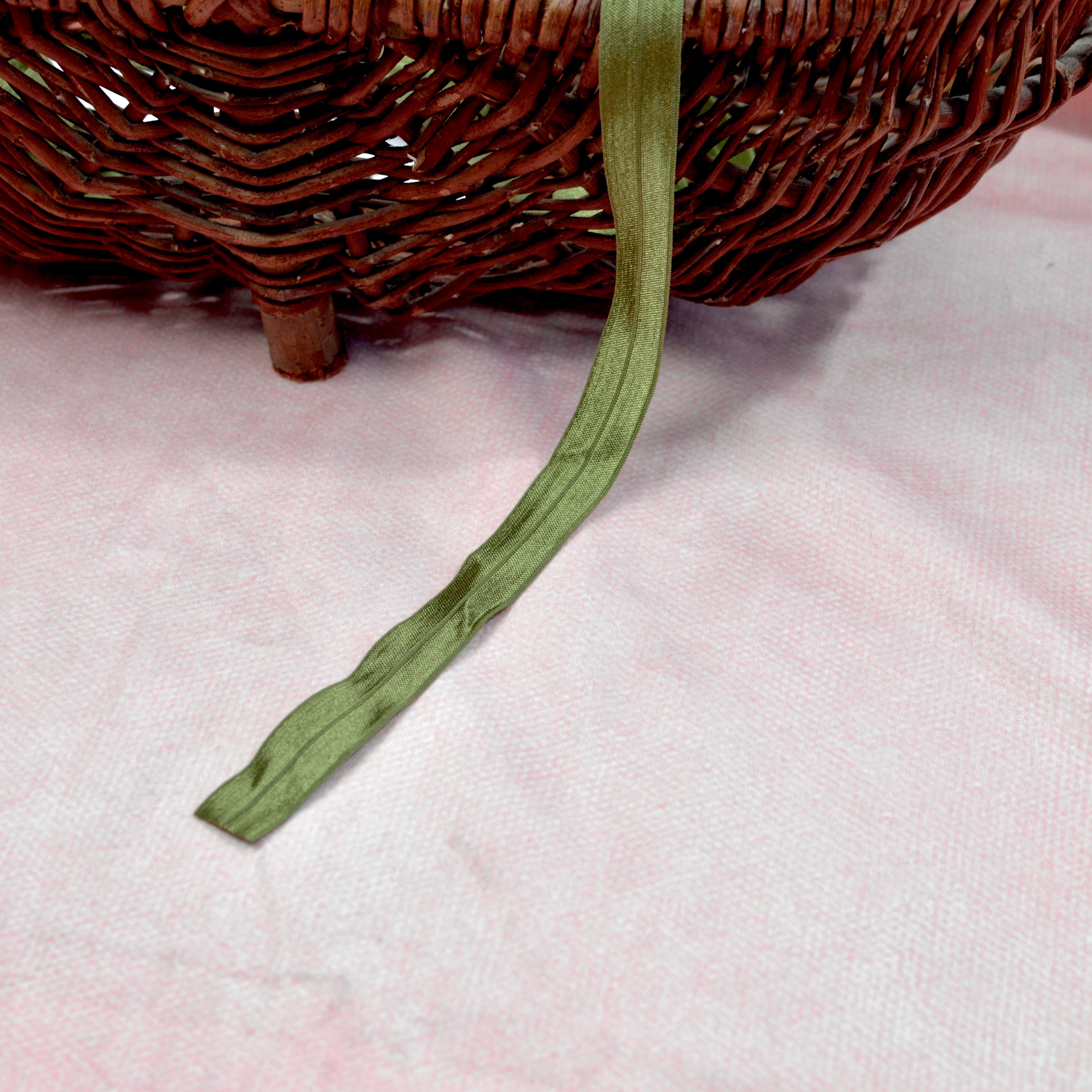 Faltgummi / Falzgummi / elastisches Einfassband 20m oliv Fabric poshpinks