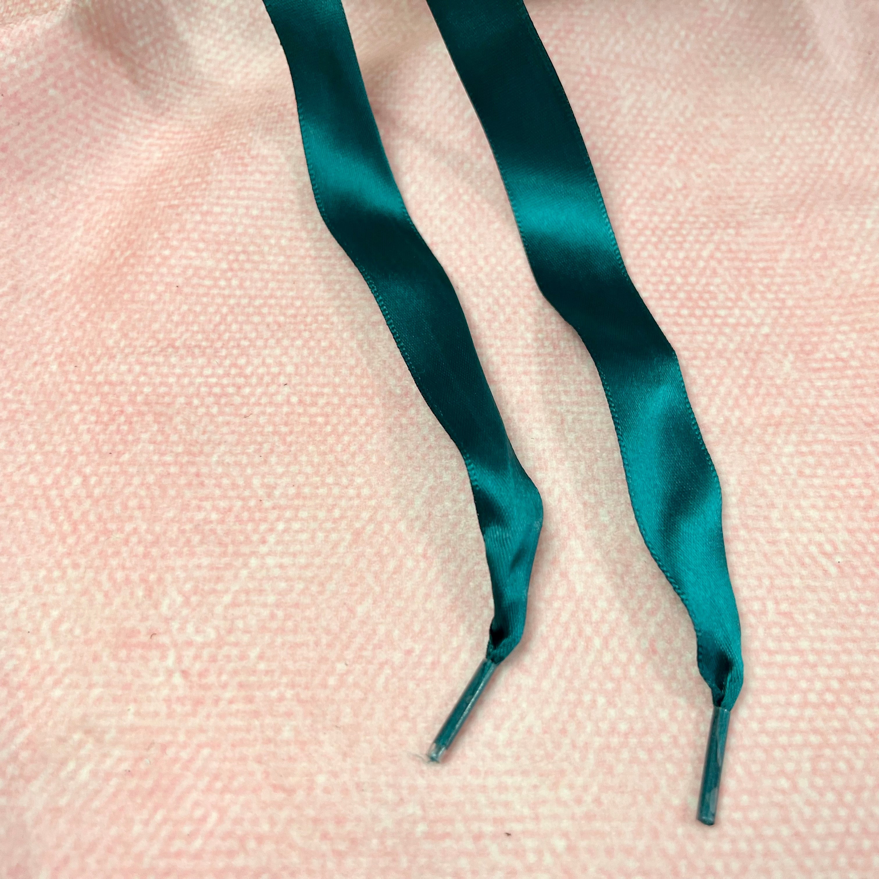 Satinband Schnürsenkel Dunkelgrün 110 cm Pearls poshpinks