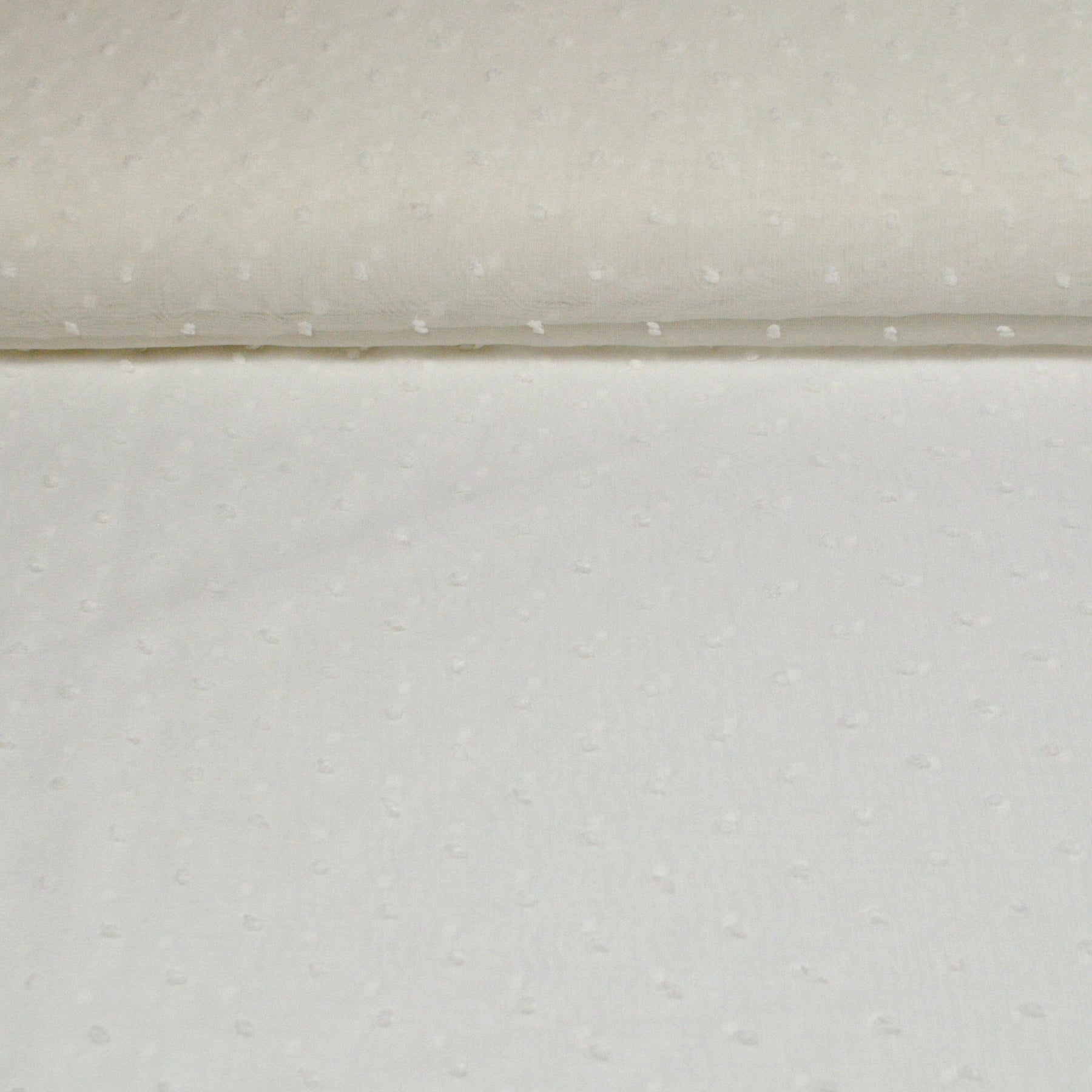 Chiffon mit 3 D Polka Dots - weiß Fabric poshpinks