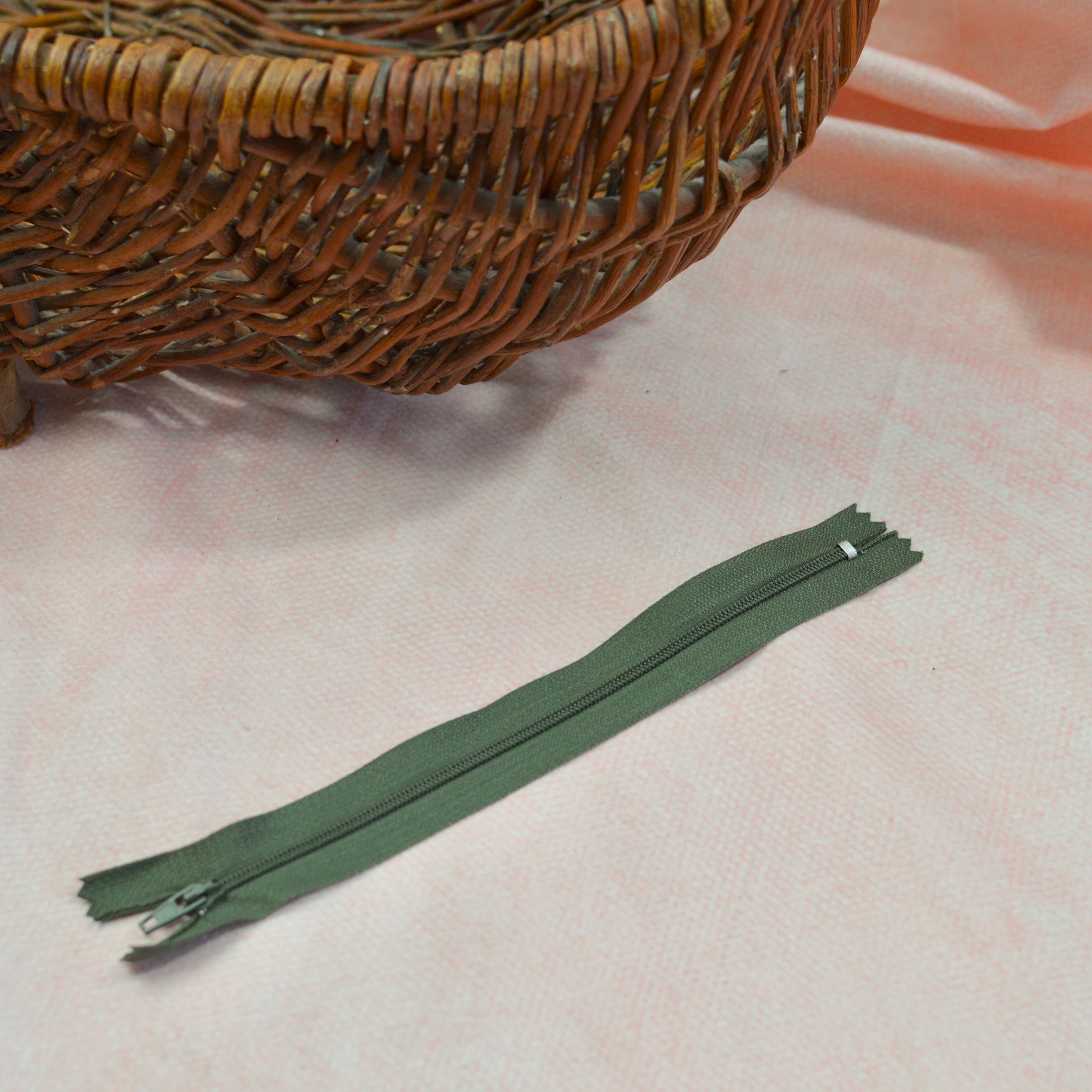 Reißverschluss 20 cm oliv nicht teilbar Stück poshpinks