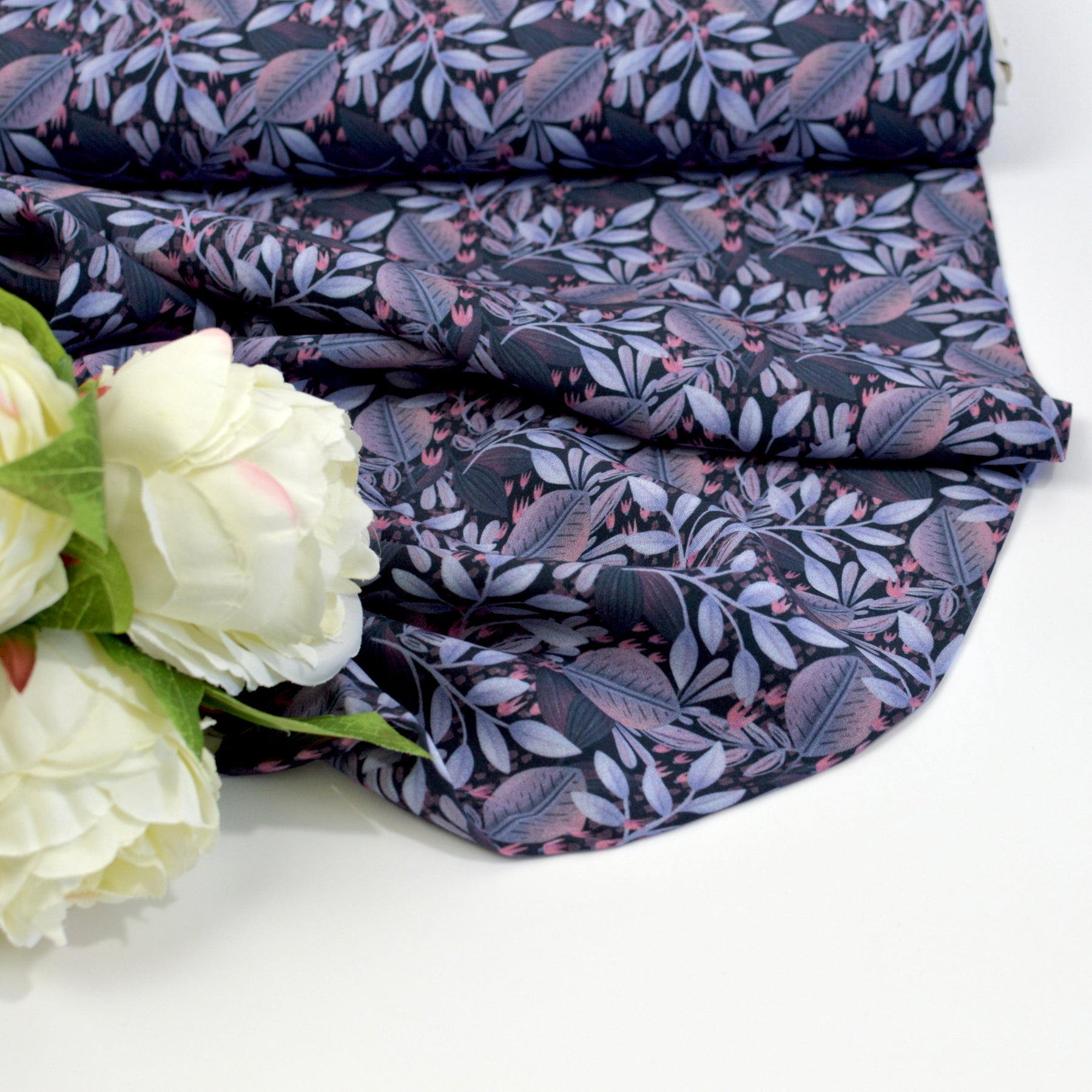 Viskose - Aubrac Blätterregen Fabric poshpinks