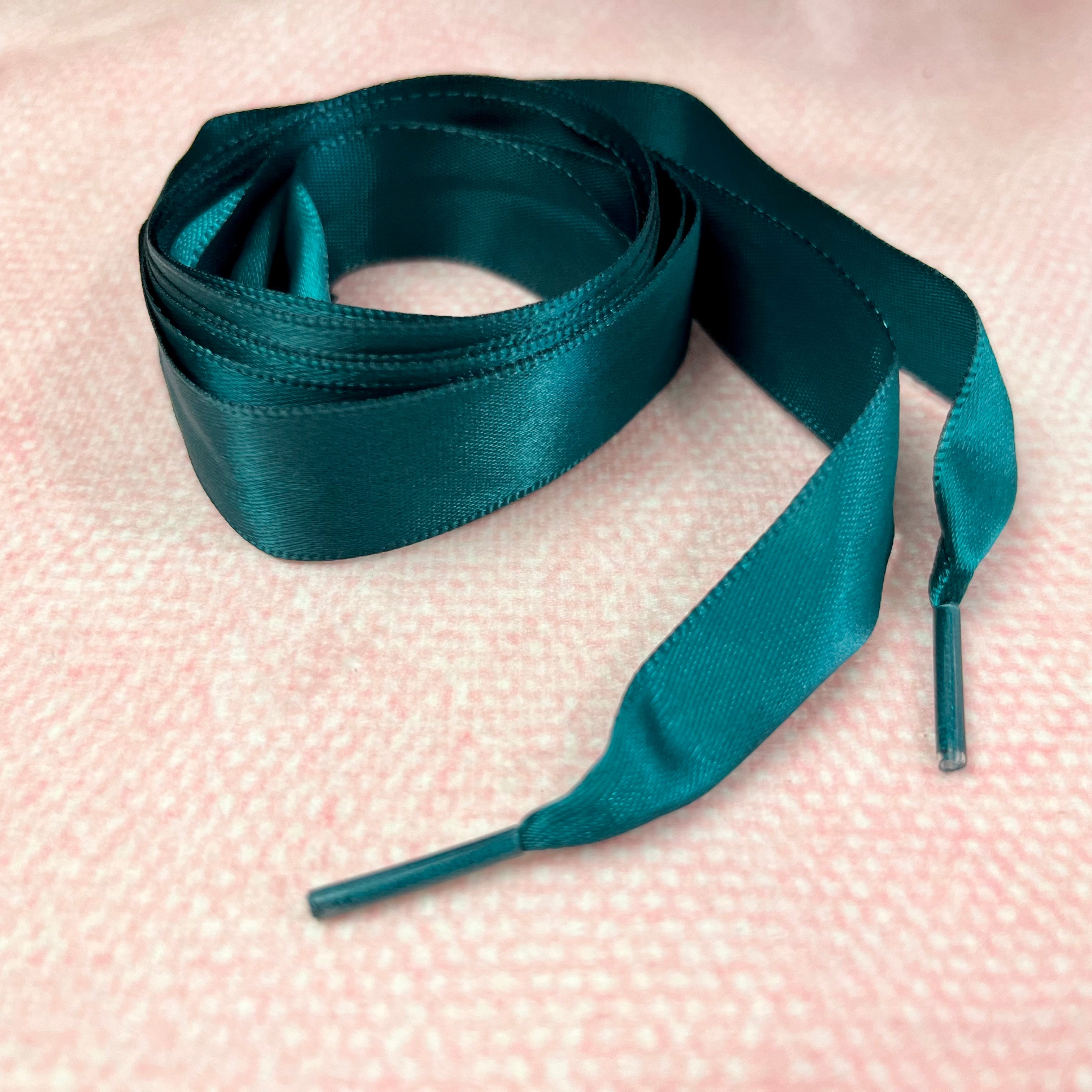 Satinband Schnürsenkel Dunkelgrün 110 cm Pearls poshpinks