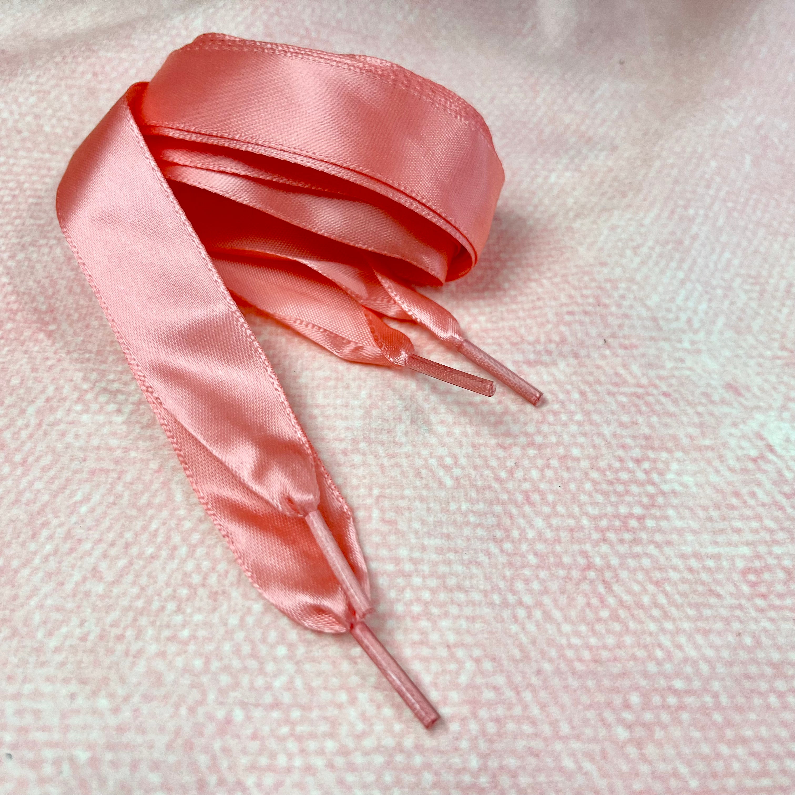 Satinband Schnürsenkel Koralle 110 cm Pearls poshpinks