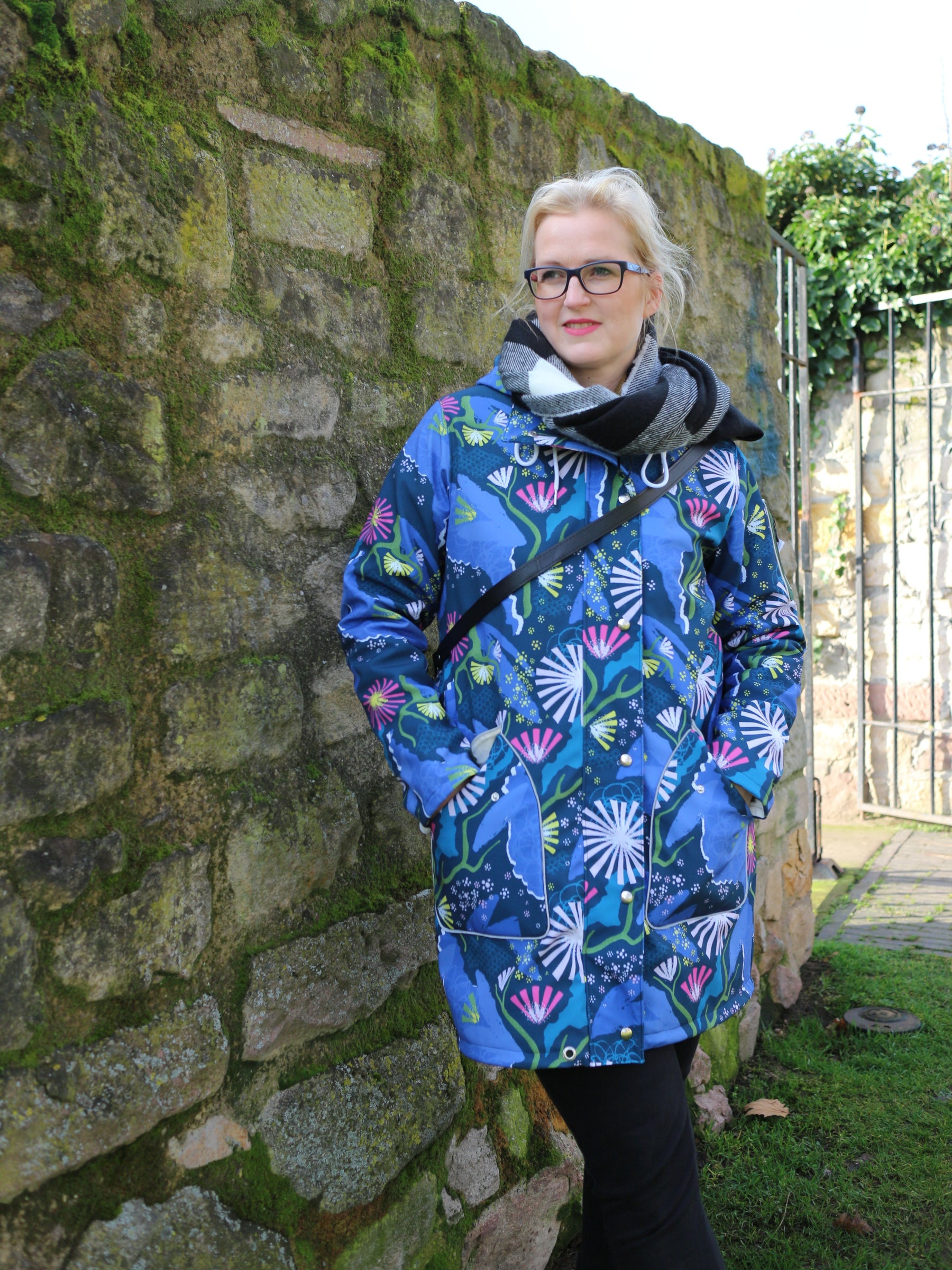Softshell Brushed - Camille - Große Blumen Fabric poshpinks