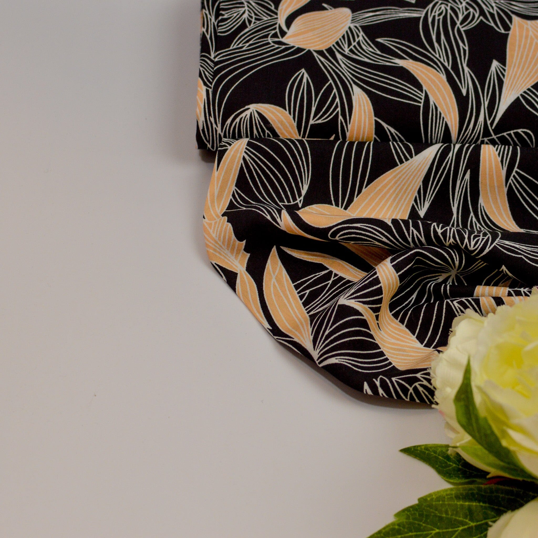 Viskose Webware- Botanical Leaves - Schwarz Fabric poshpinks
