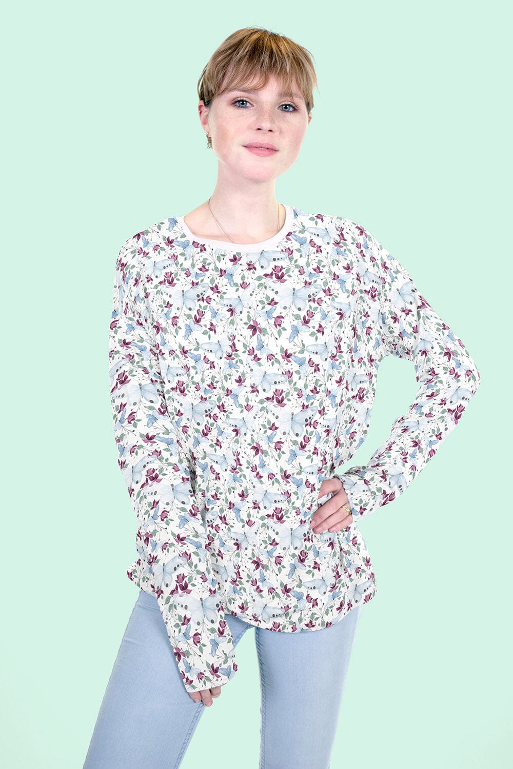 French Terry angeraut - Watercolor Schnetterlinge - Beere / Blau Glitzerpüppi Eigenproduktion Fabric poshpinks