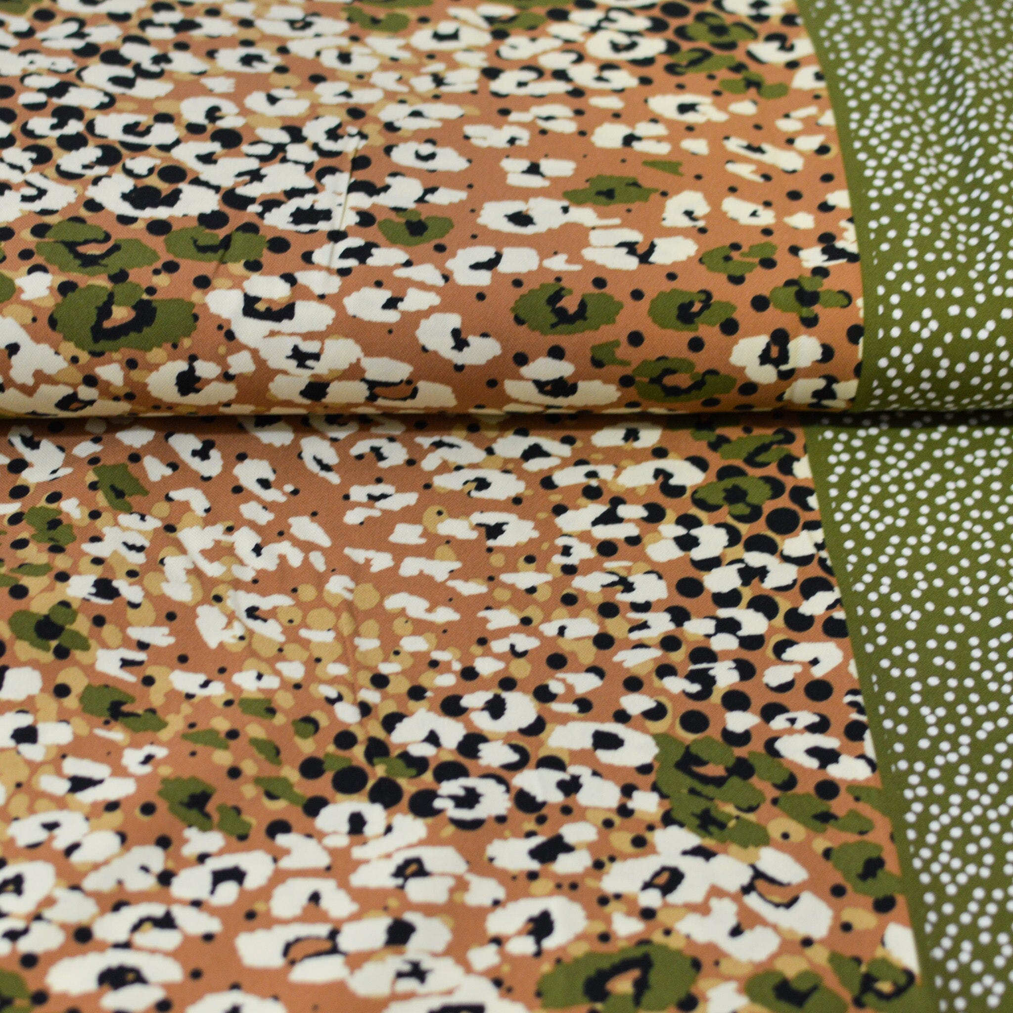 Viskose - Bordüre - Leo beige braun - dots Olivgrün Fabric poshpinks