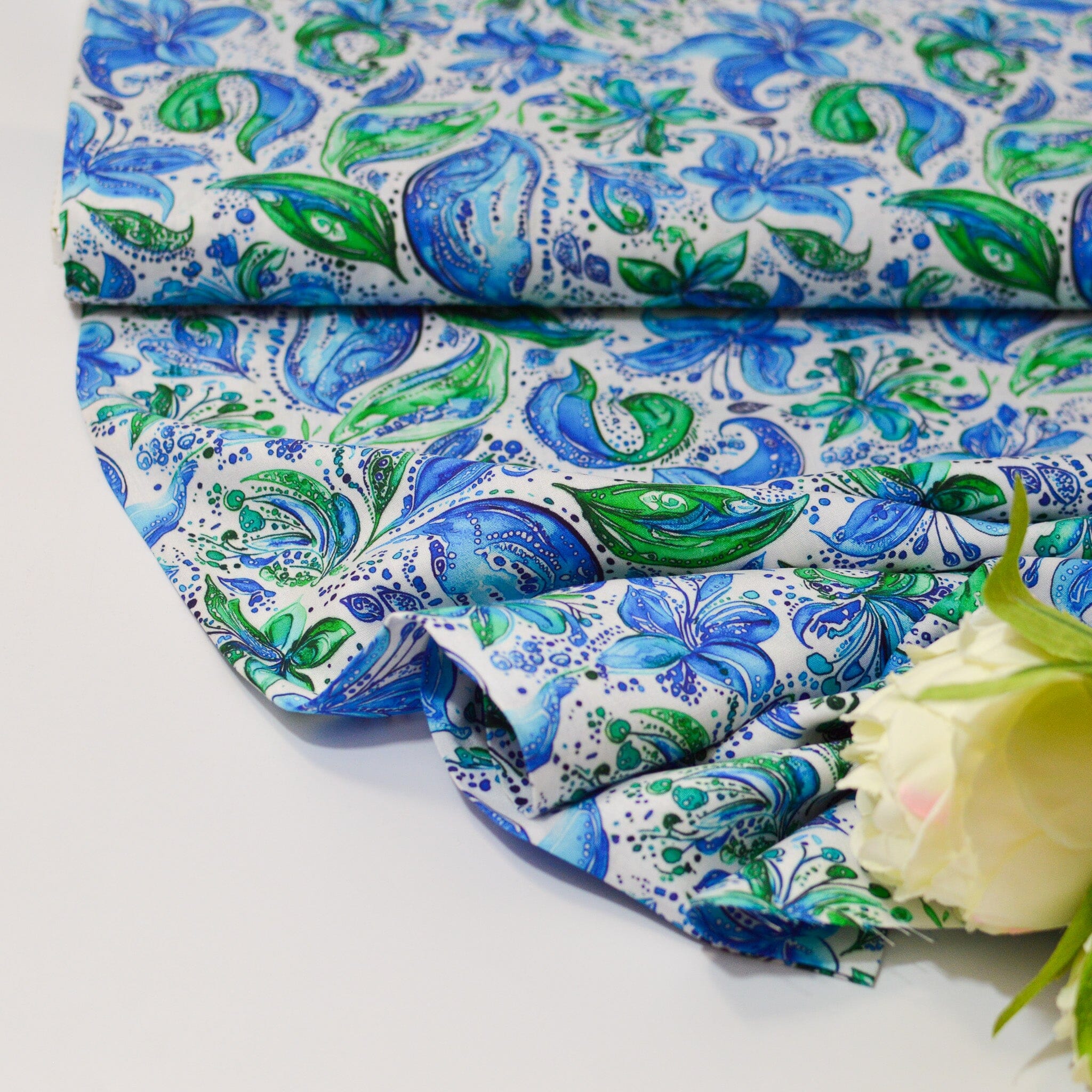 Viskose - Blumen - blau grün auf weiß Fabric poshpinks