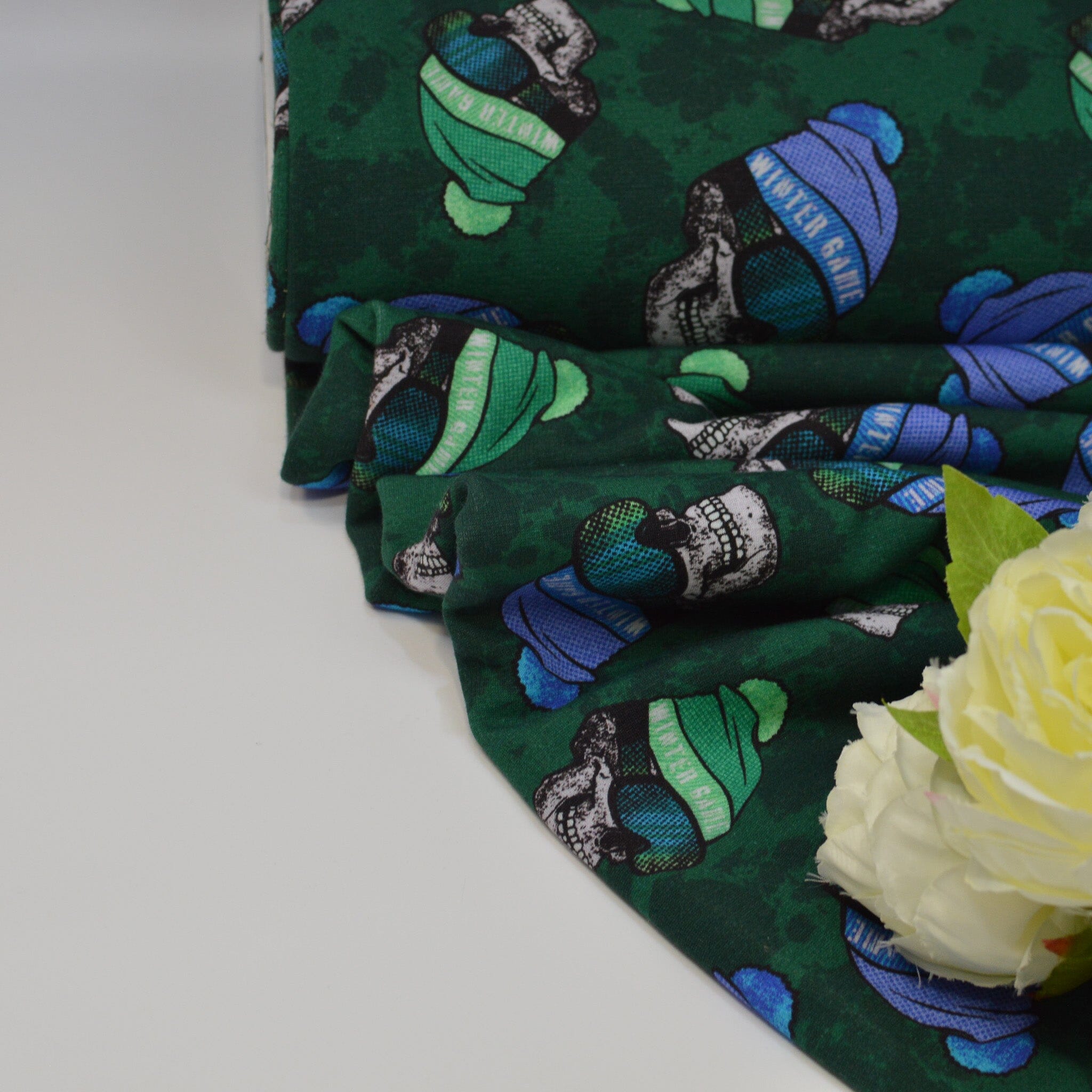 Aplenfleece - Sweat - Snowboard Skulls grün Fabric poshpinks