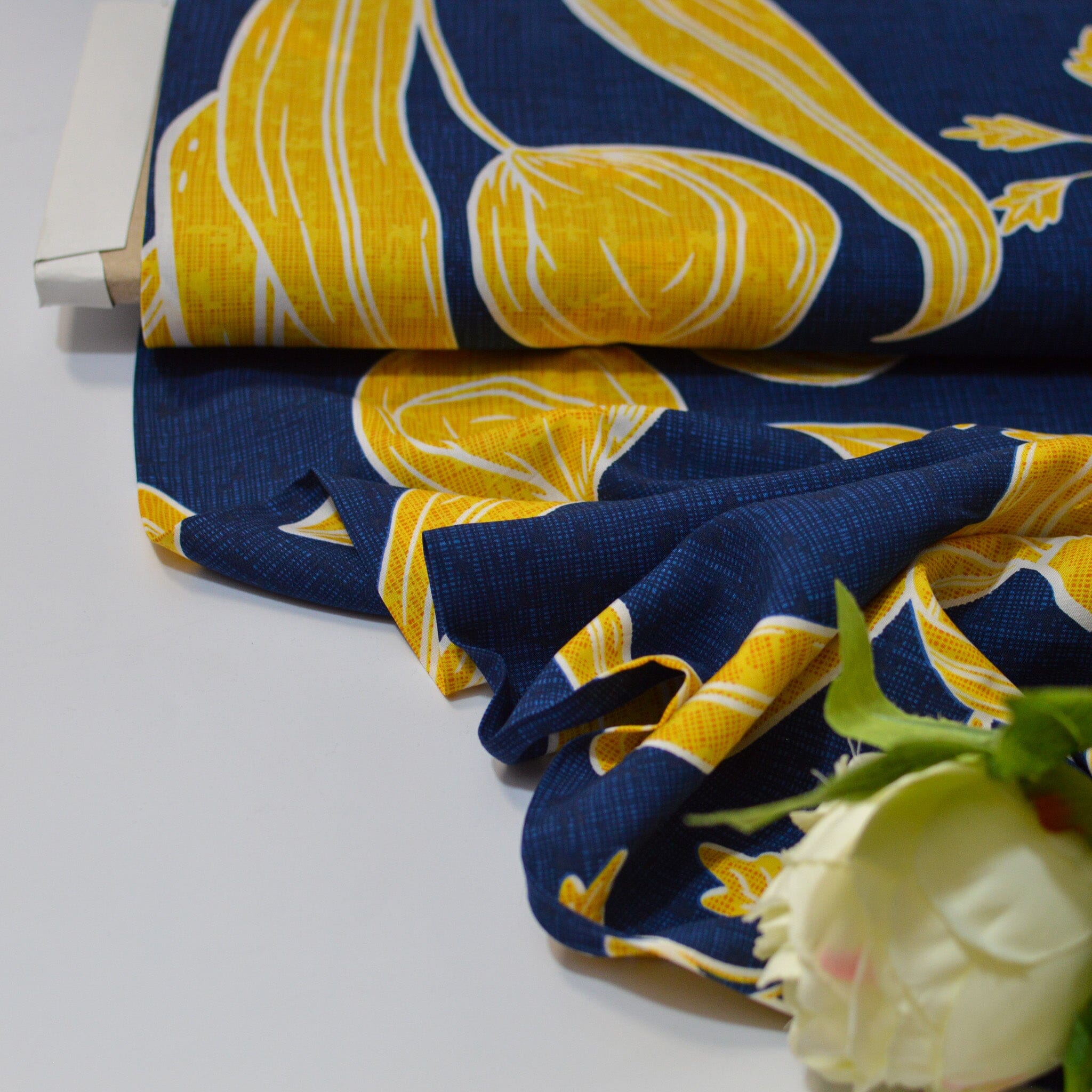 Viskose - große Blätter - dunkelblau gelb Fabric poshpinks