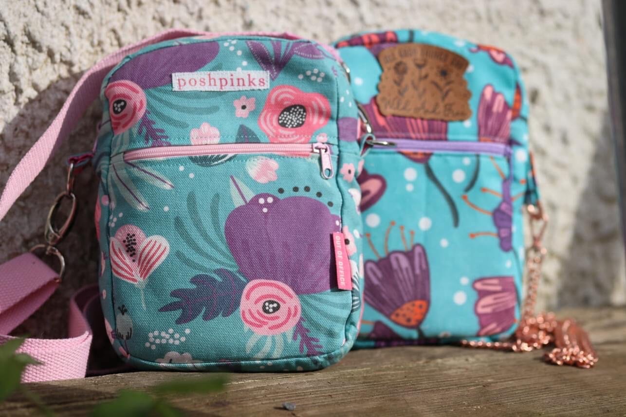 Pre - Order Tender recycling Canvas " Primavera " Blumen auf hellblau Fabric poshpinks
