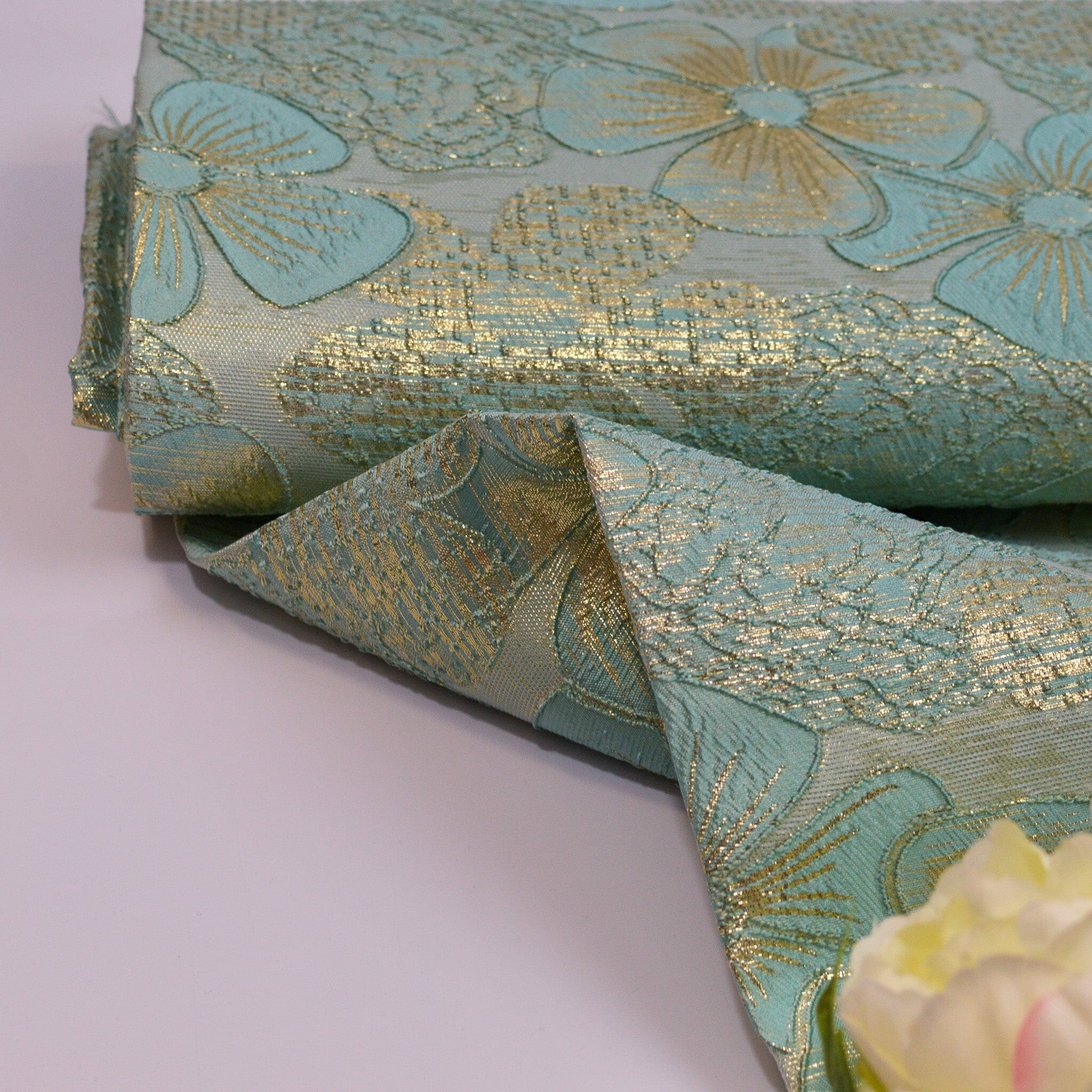 Brokat Blumen Mint Gold Fabric poshpinks