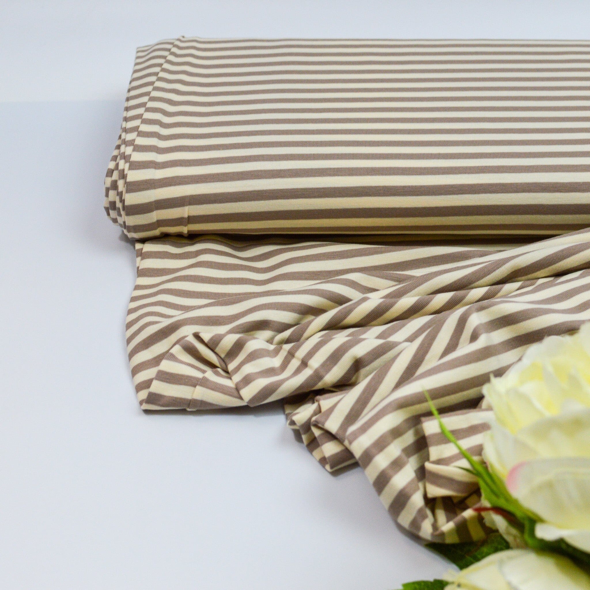 Baumwolljersey - kleine Streifen - taupe creme Fabric poshpinks