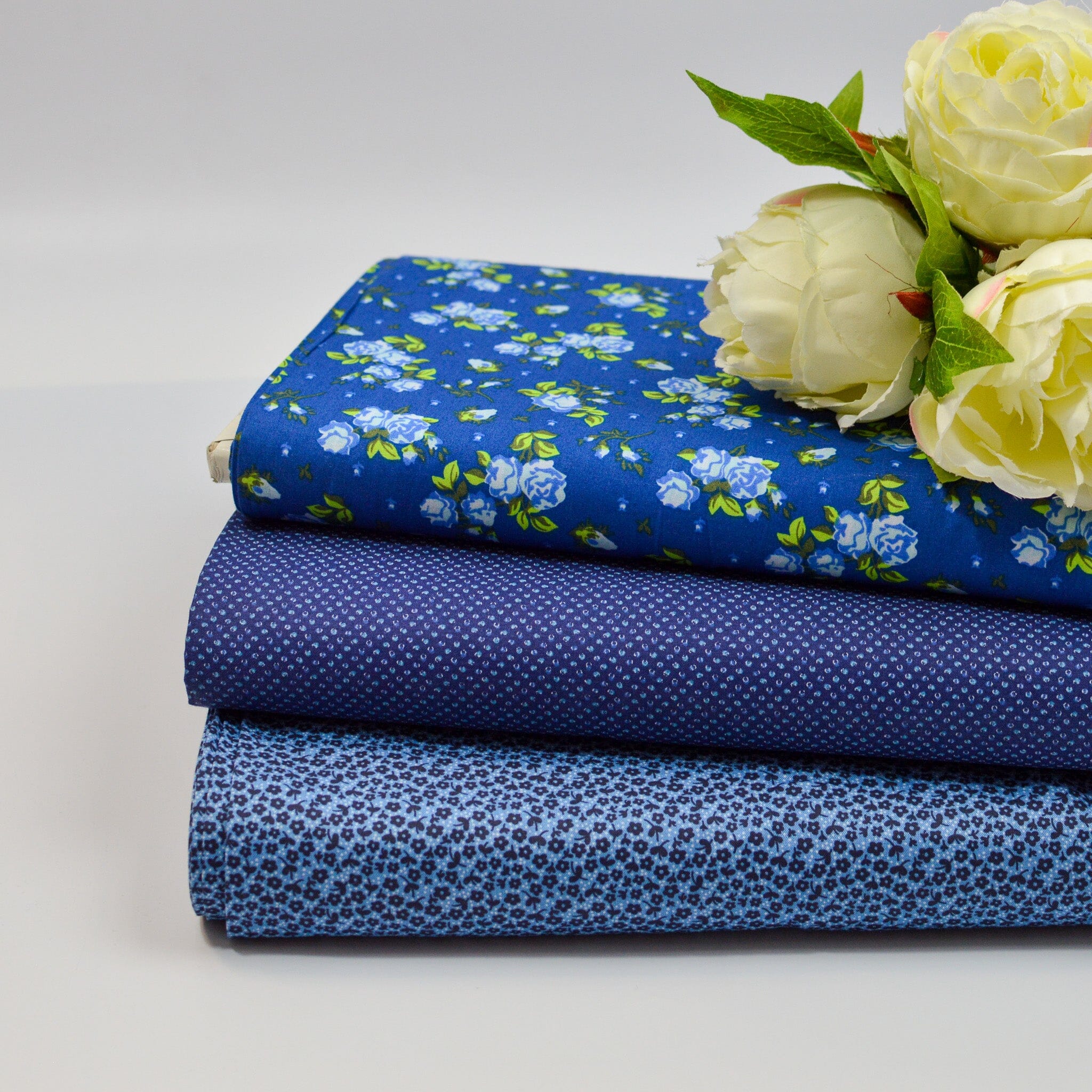 Baumwoll Popeline - Mini Blümchen blau dunkelblau Fabric poshpinks